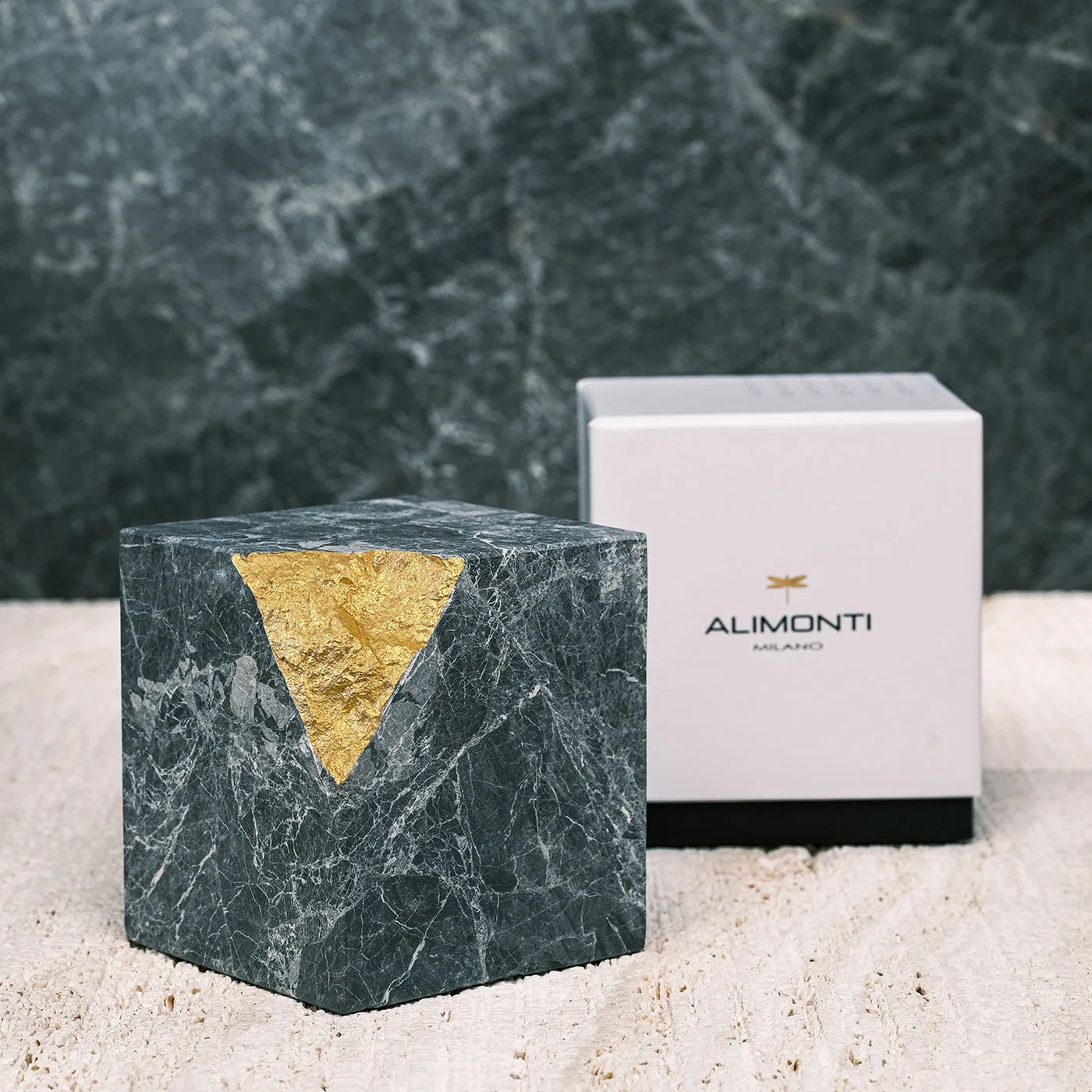 Colpo Da Maestro Gold Leaf Dark Cubic Sculpture