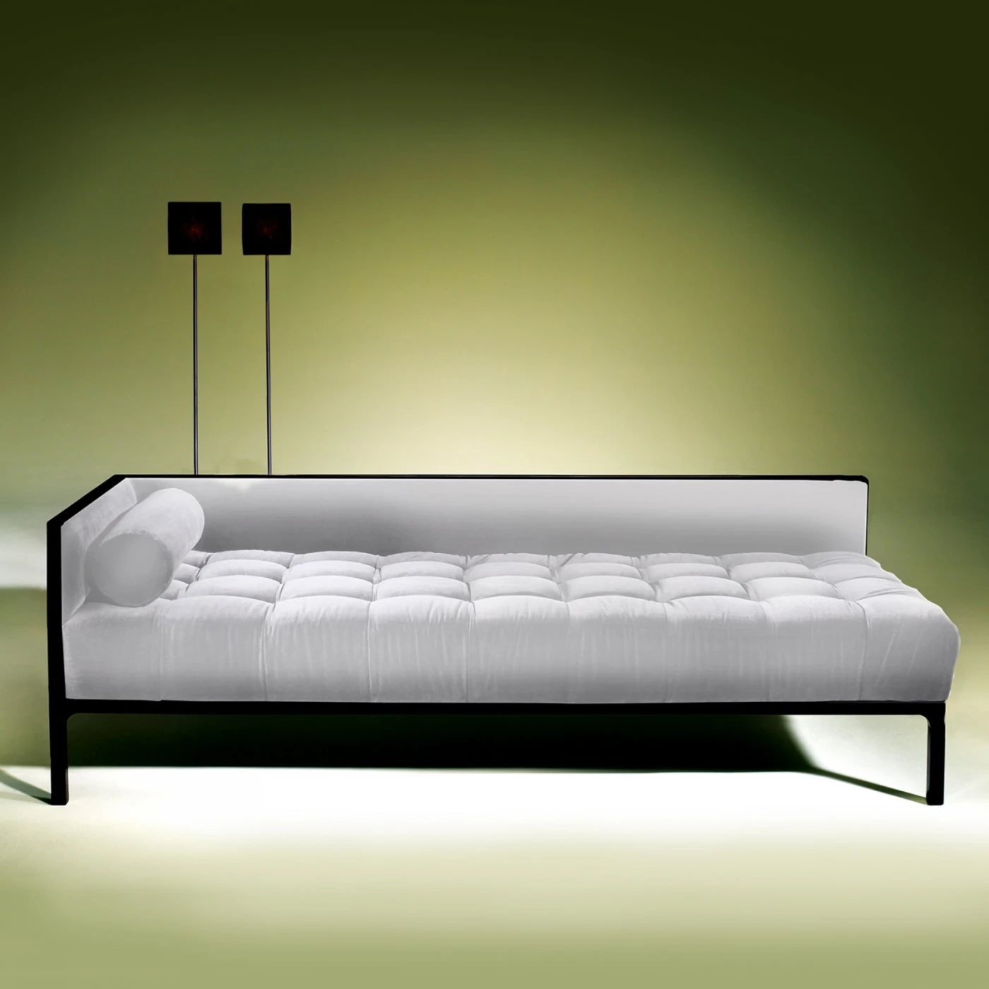 Diamond Violet Velvet Chaise Longue