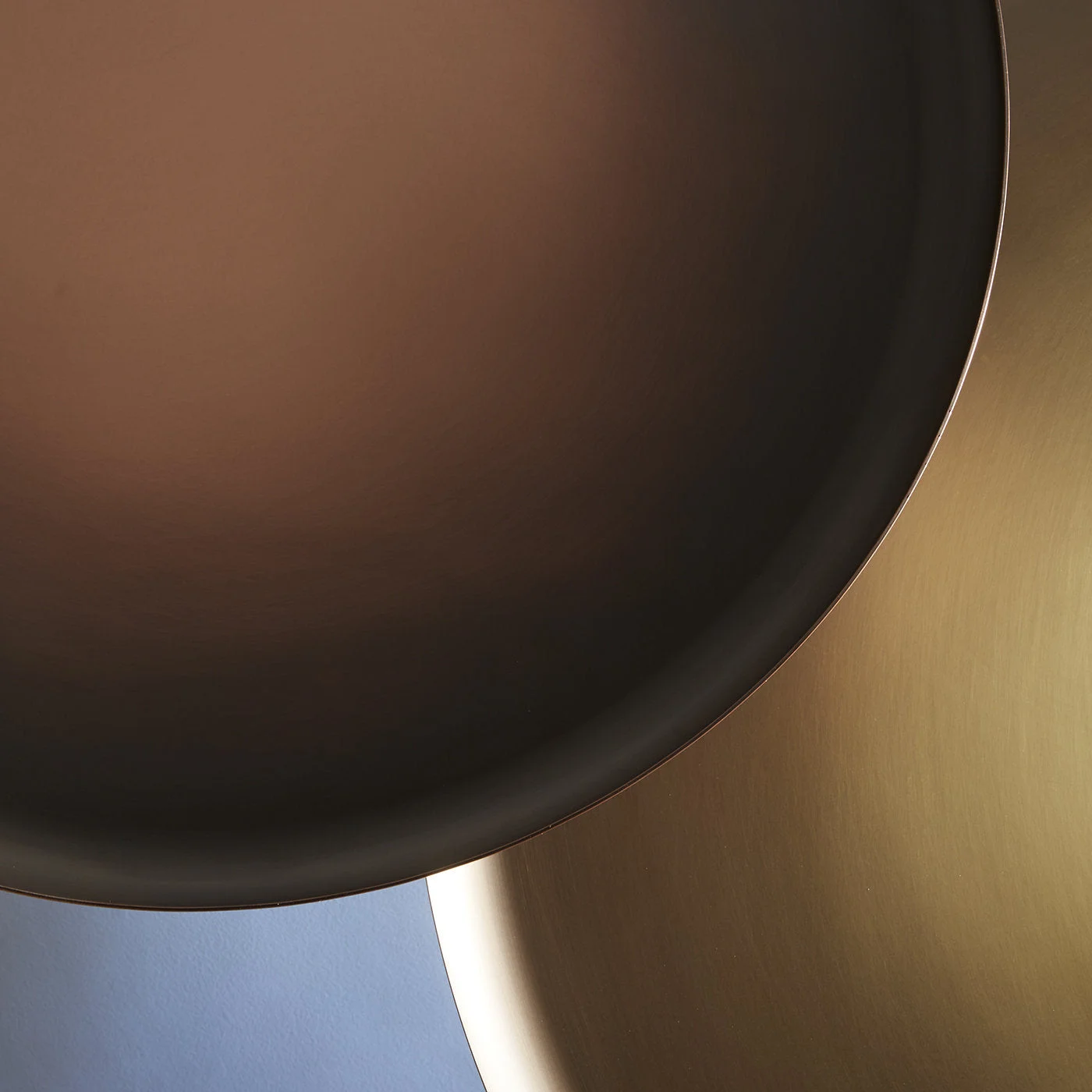 Equilibre Smoke Gray Round Table