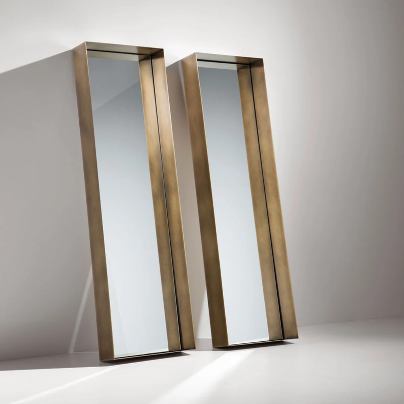 Frame Mirror by Antonella Tesei