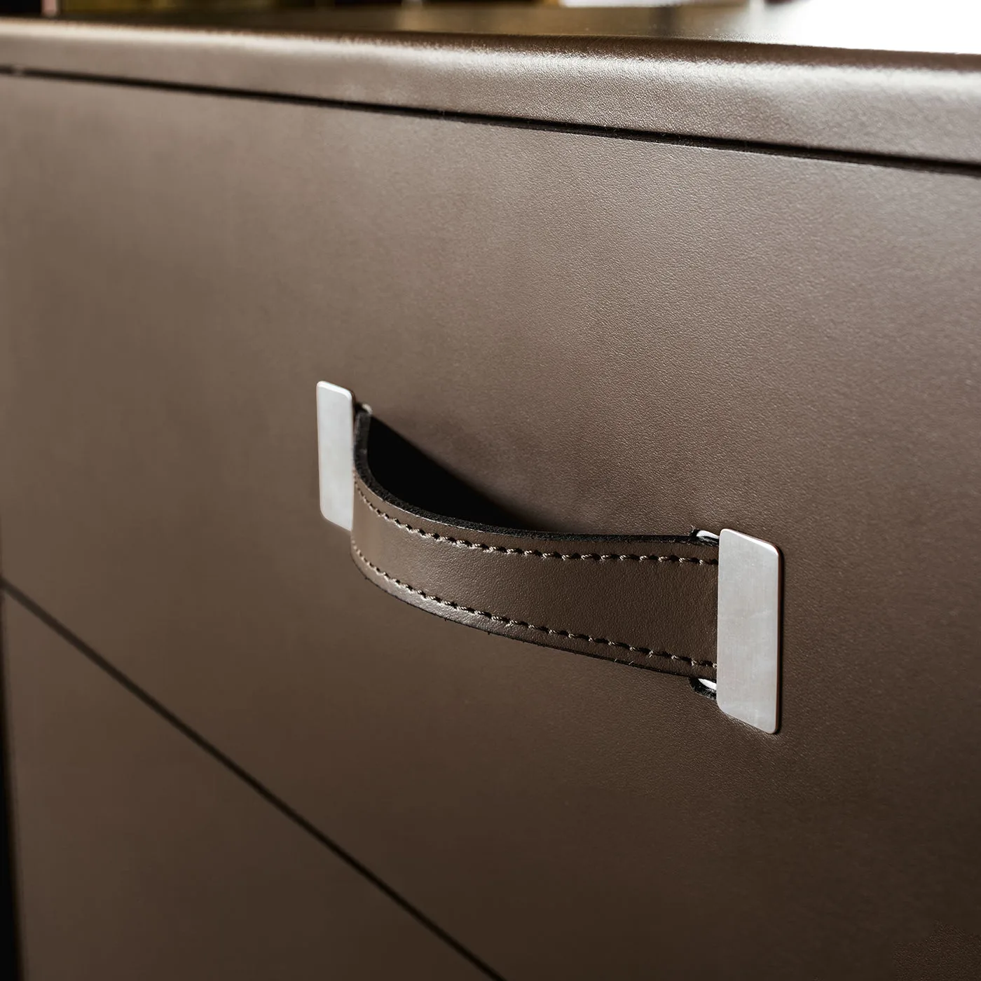 Giano Leather Dresser With Mirror Doors