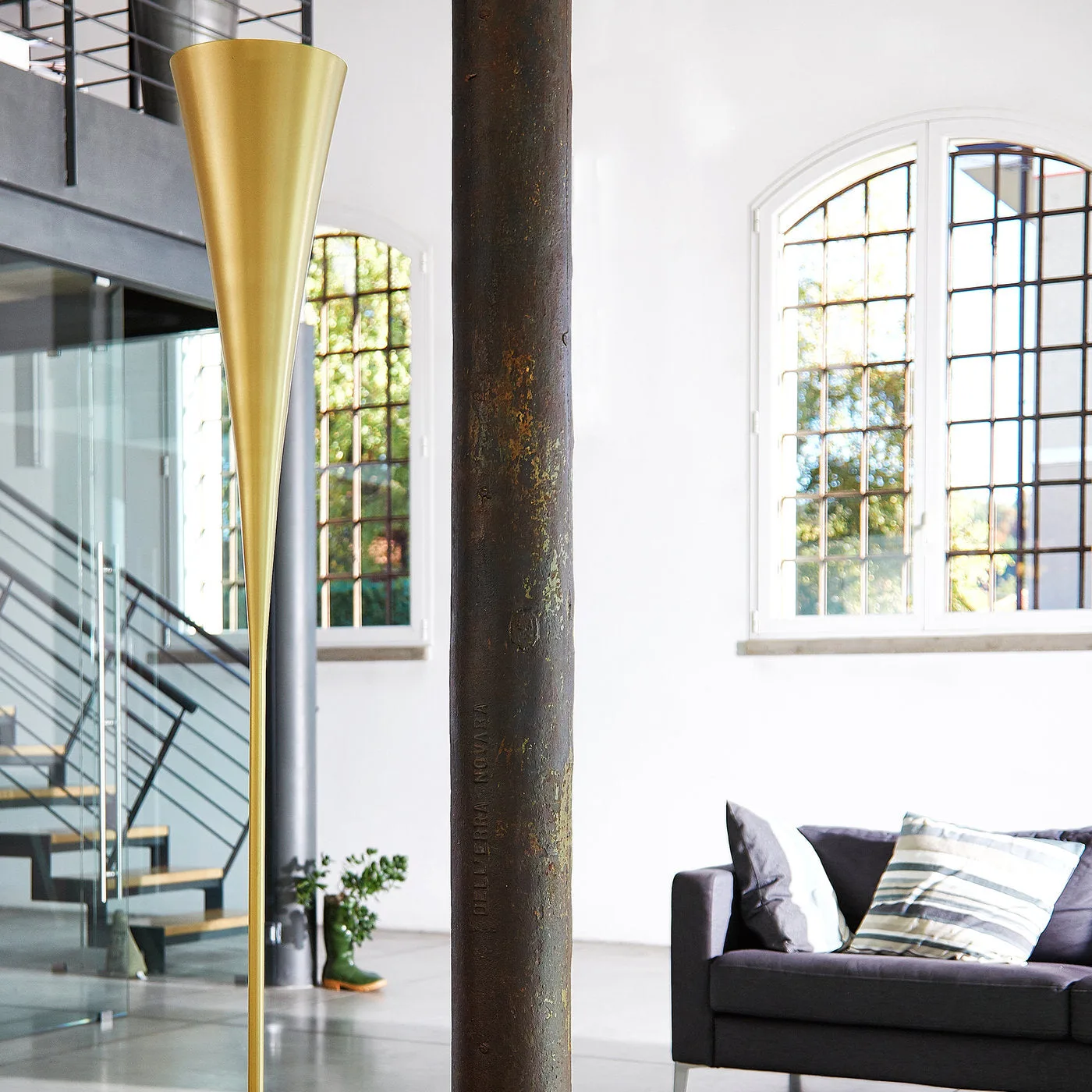 Gold De Lux Lamp By Gio Ponti