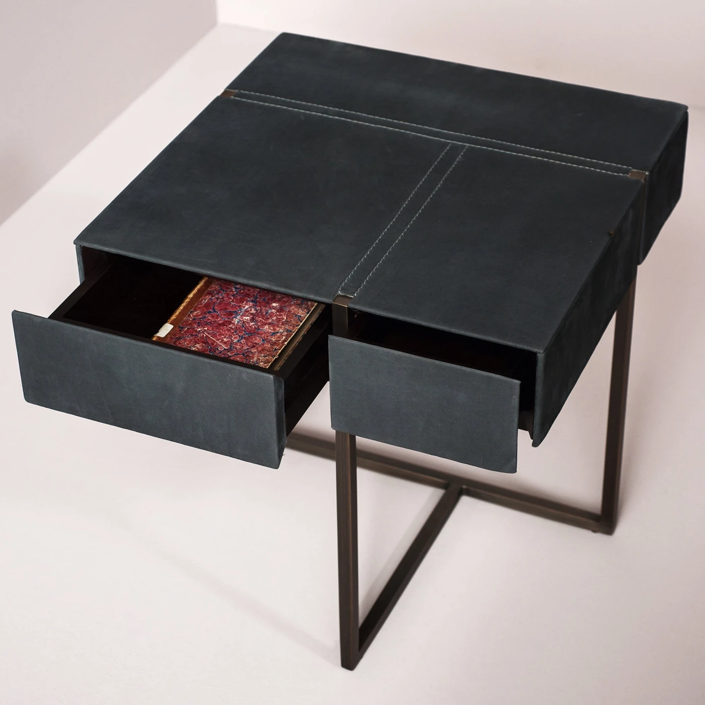 Icaro Night Table By Baxter P