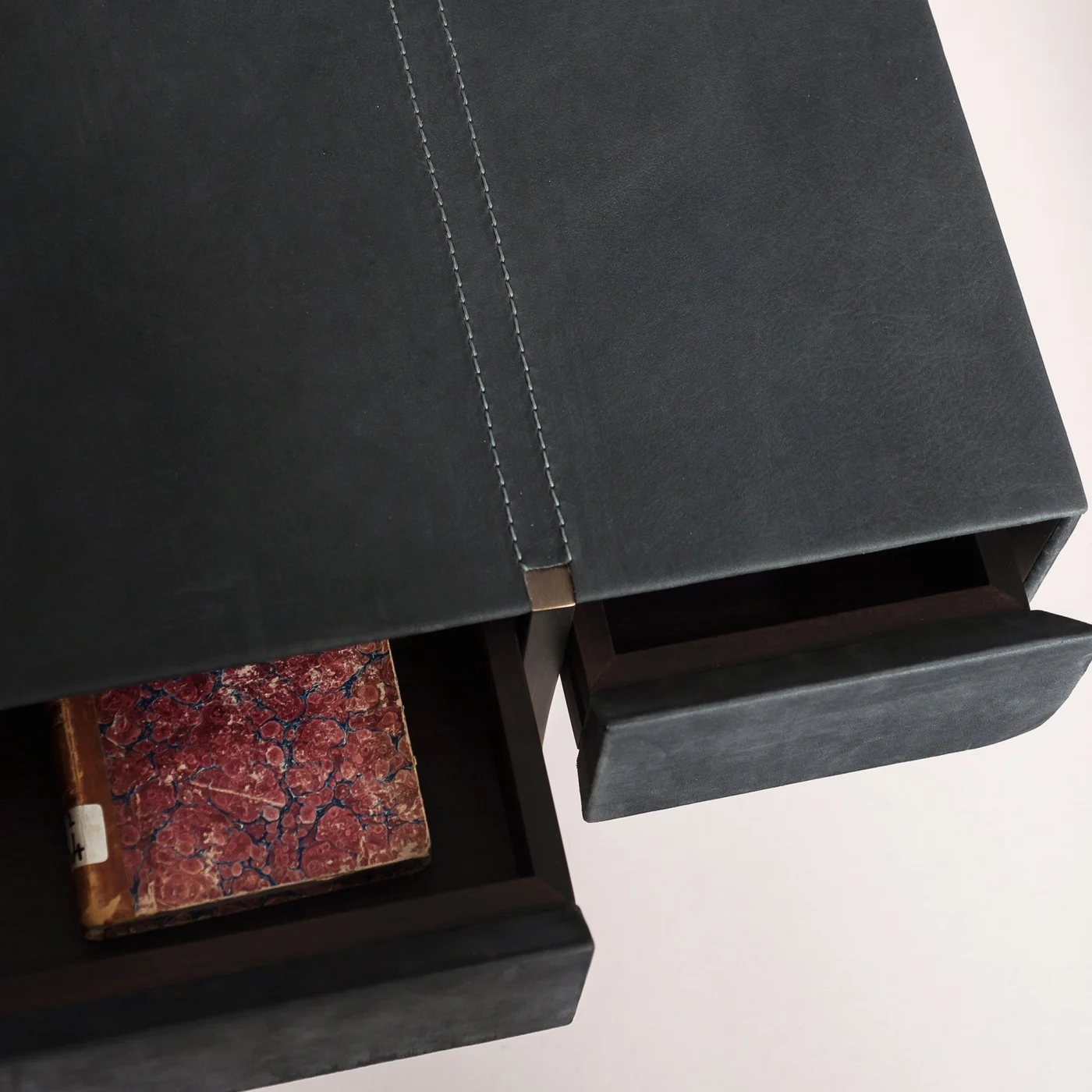 Icaro Night Table By Baxter P