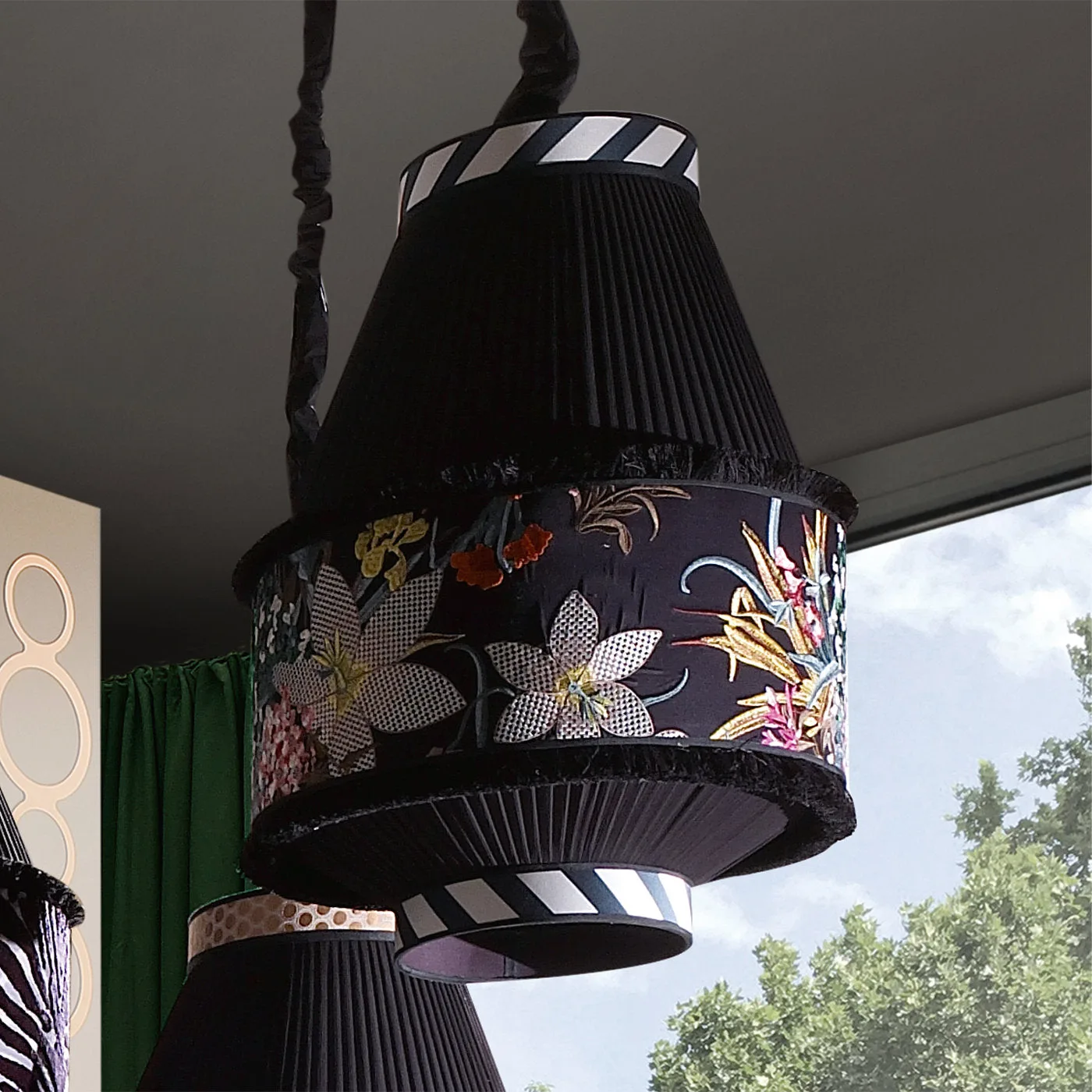 JL 114 Floral Pendant Light
