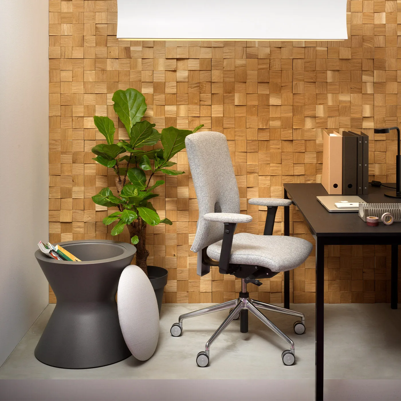 Kesi Stool With Stroage Compartment