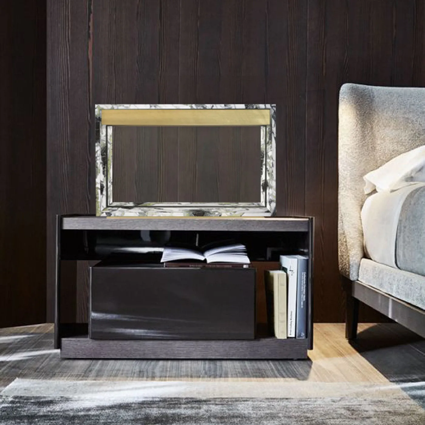 L04 White Table Lamp