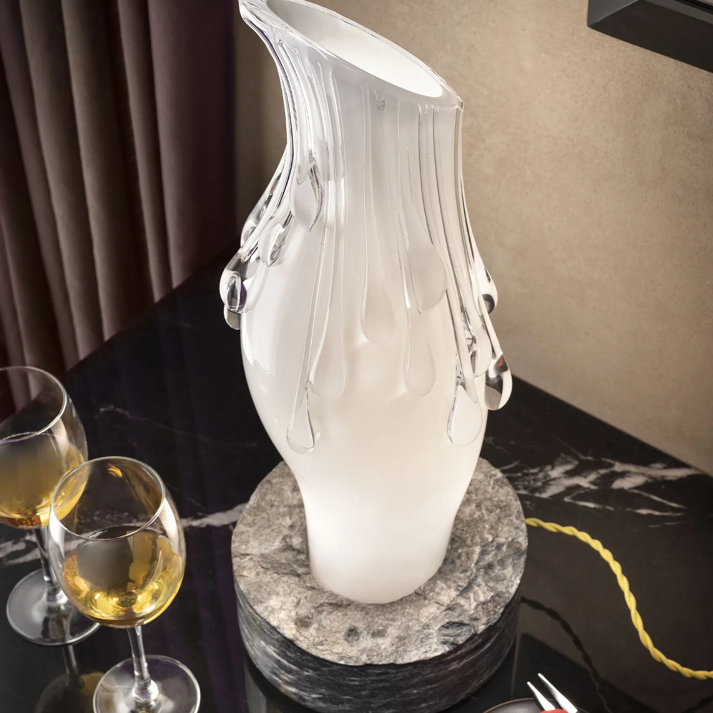 Lady White Pearl Necklace Murano Glass Table Lamp