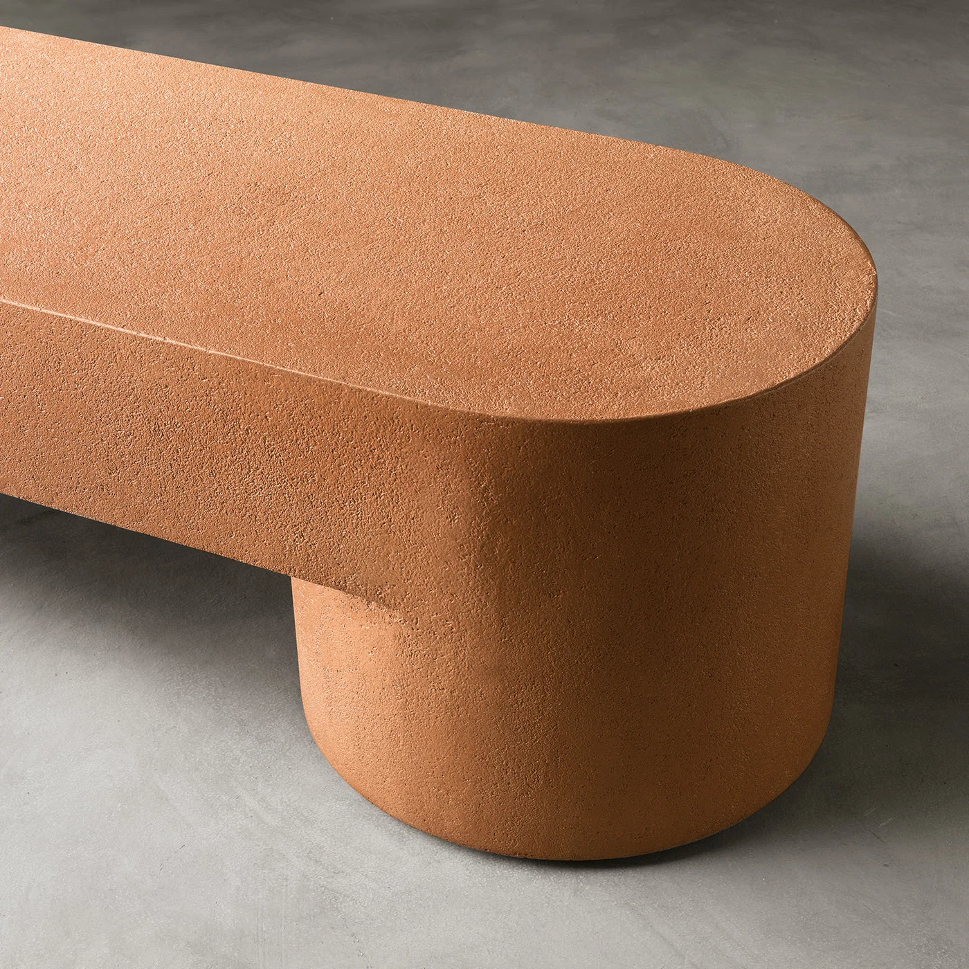 Lazy O Low Bench By Dainelli Studio