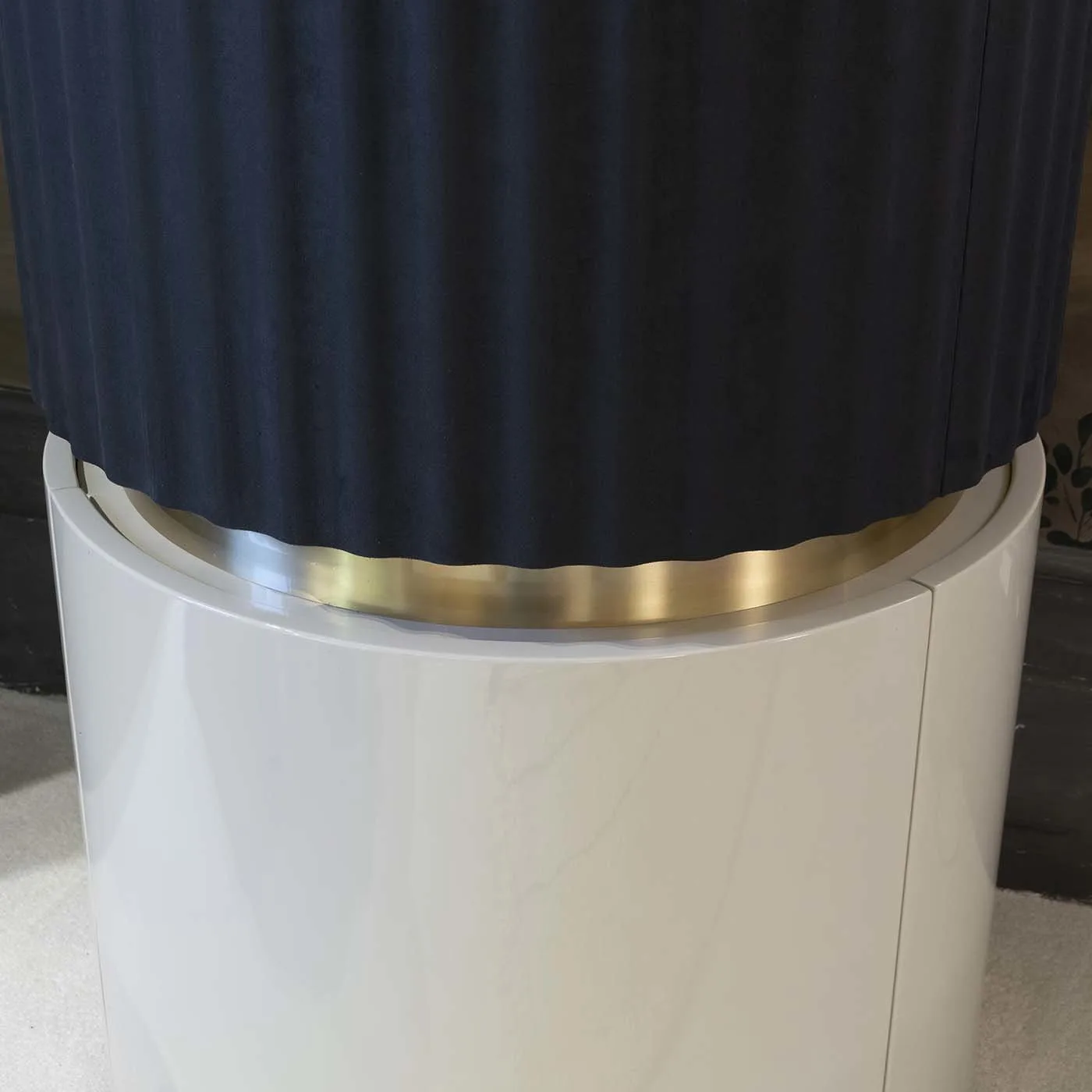 Lecoco Black Cylindrical Cabinet