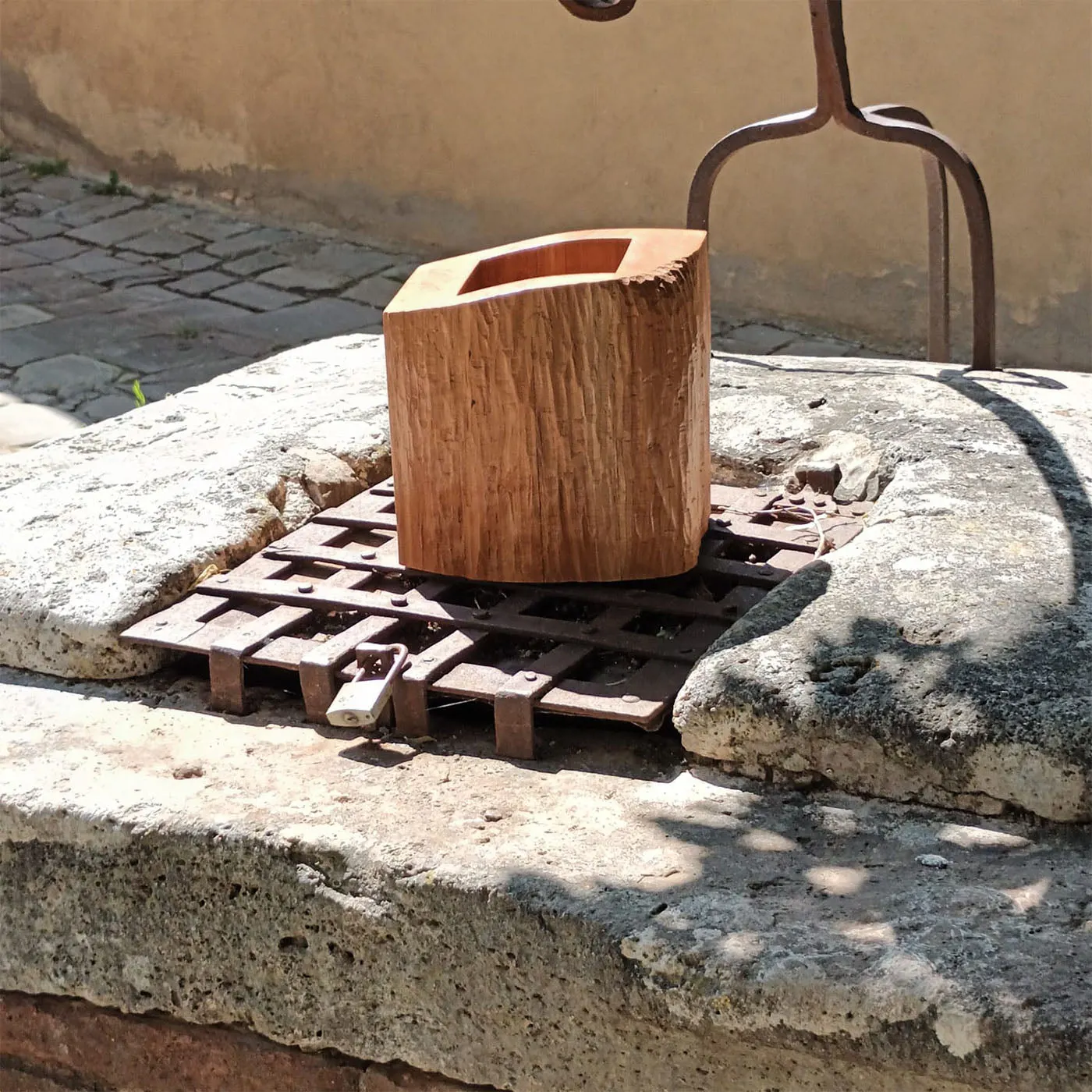 Libeccio Tre Vase by Pietro Meccani