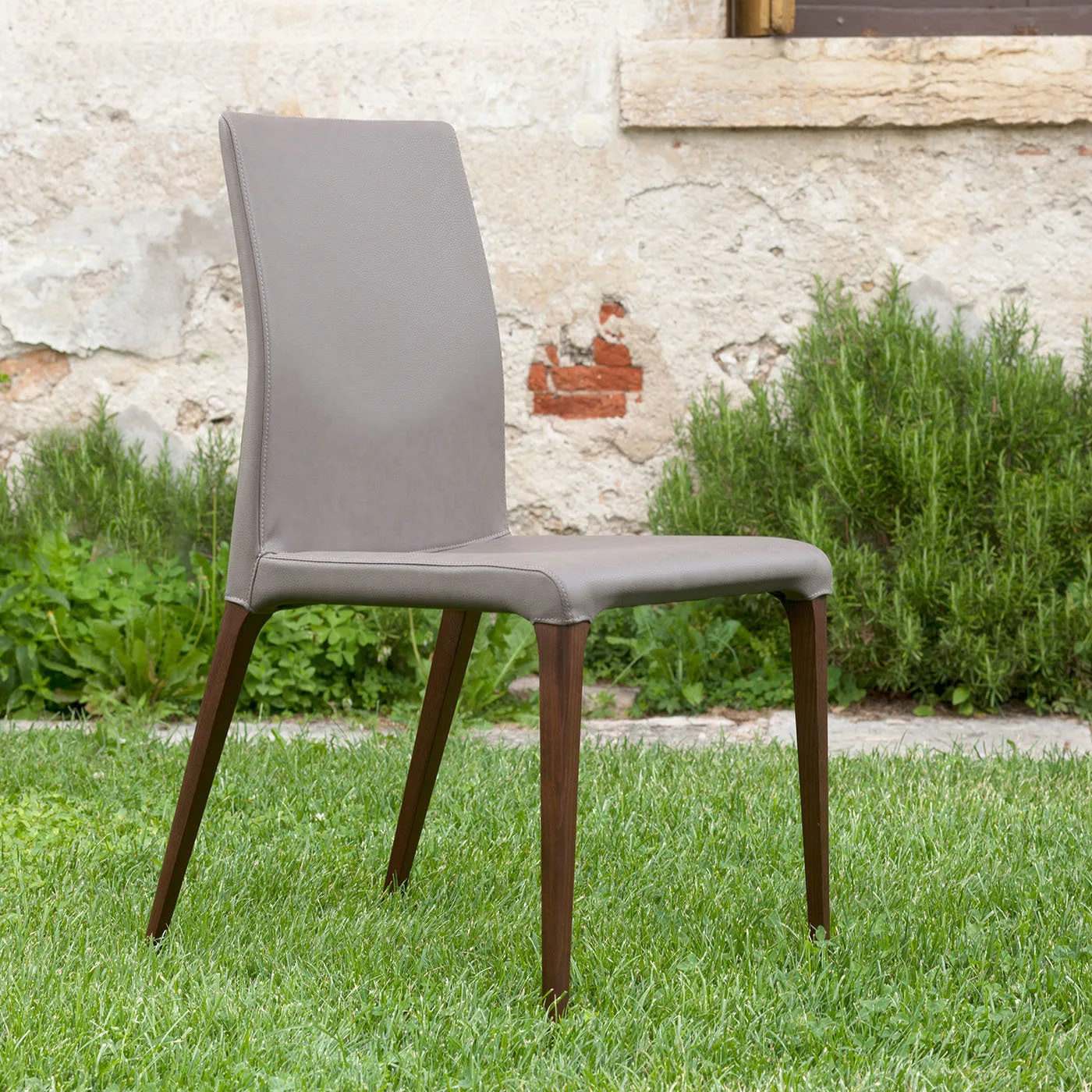 Marostica Clay Leather Chair