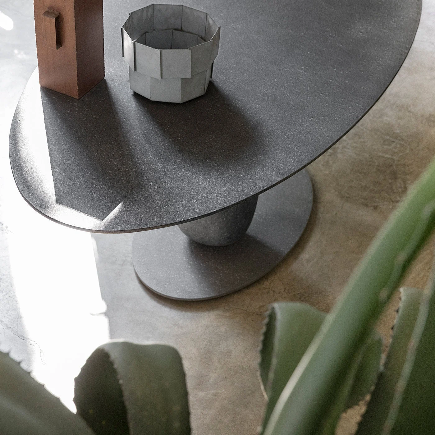 Matera Oval Dining Table by Sebastiano Tosi
