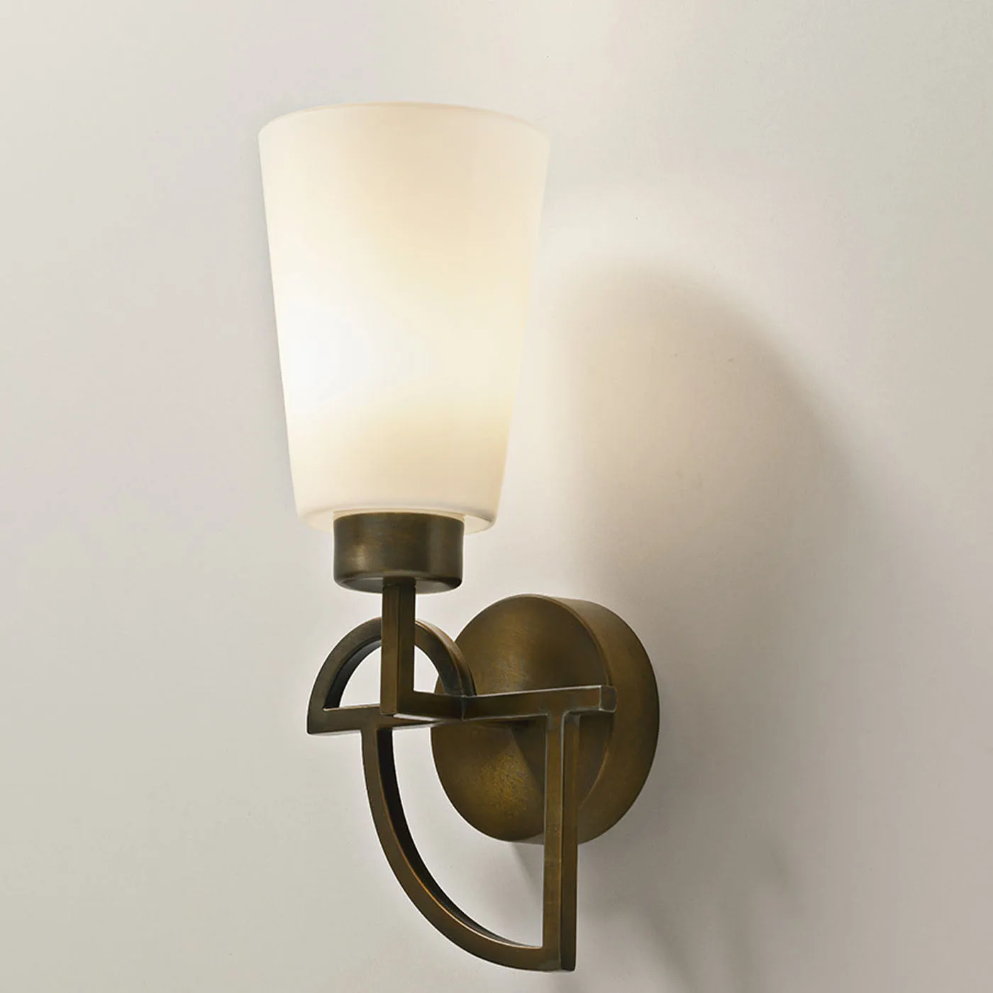 Mya White Glass Wall Lamp By Lenzia Mondin