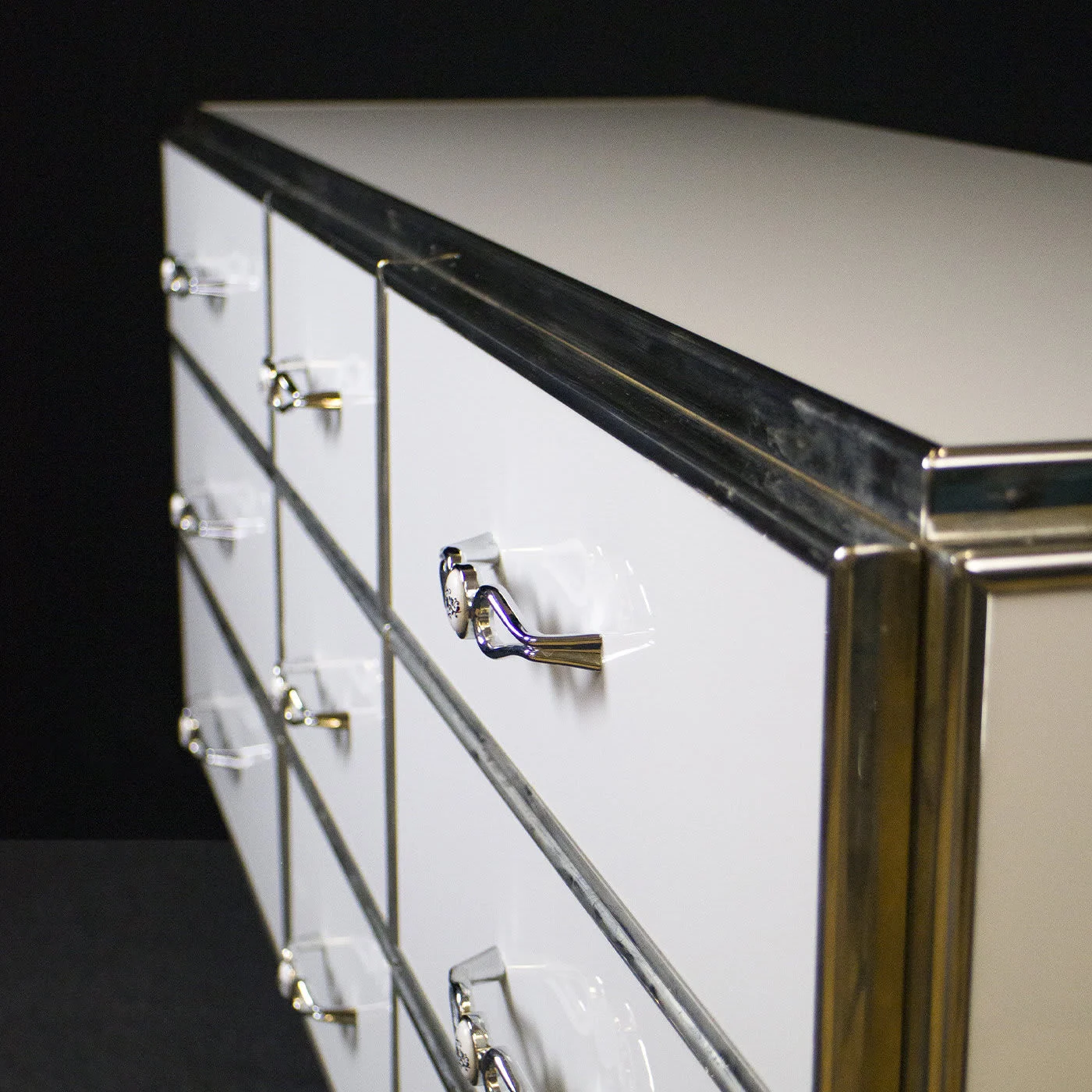 PLM-0079 White Dresser