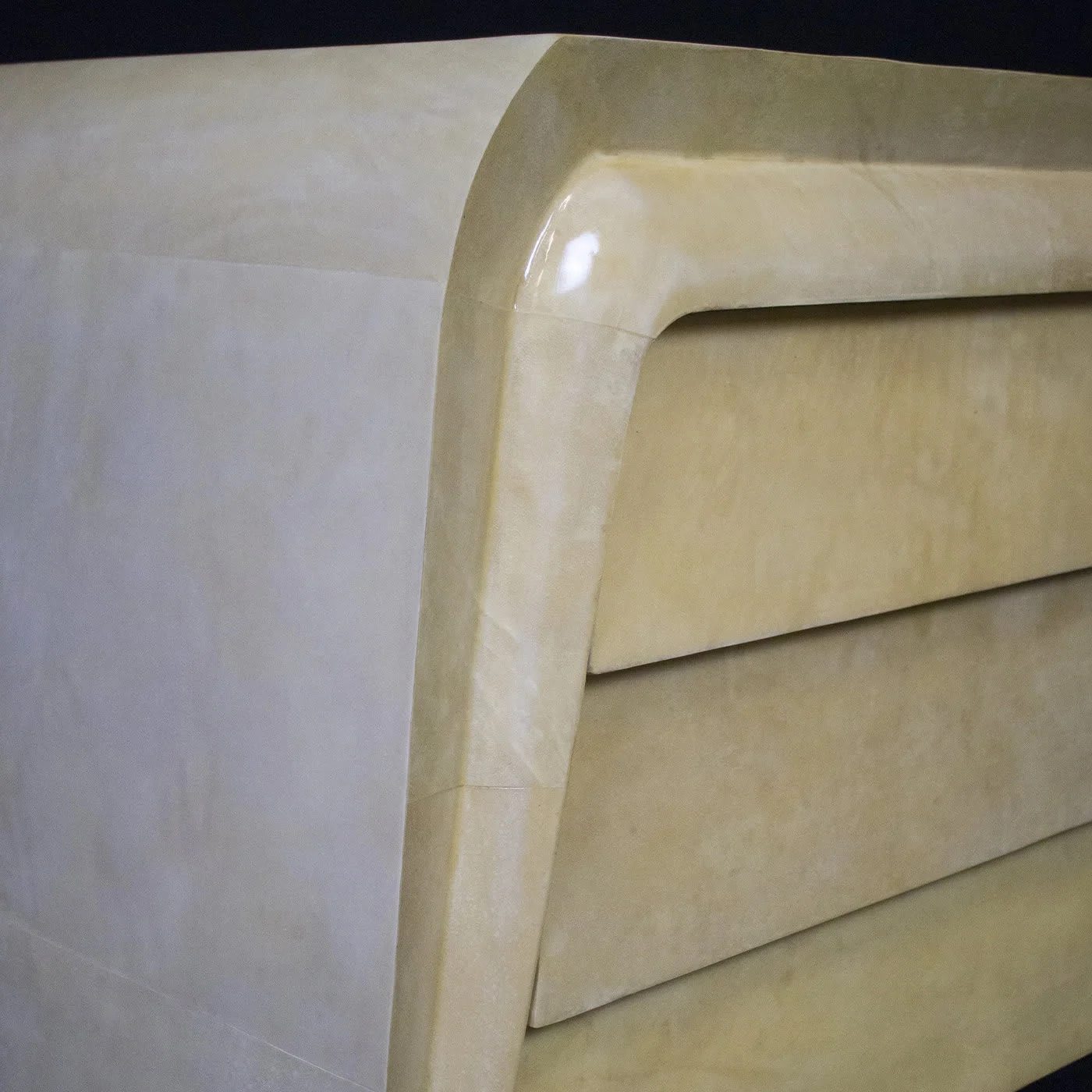 PLM-0083 Ivory Parchment Dresser