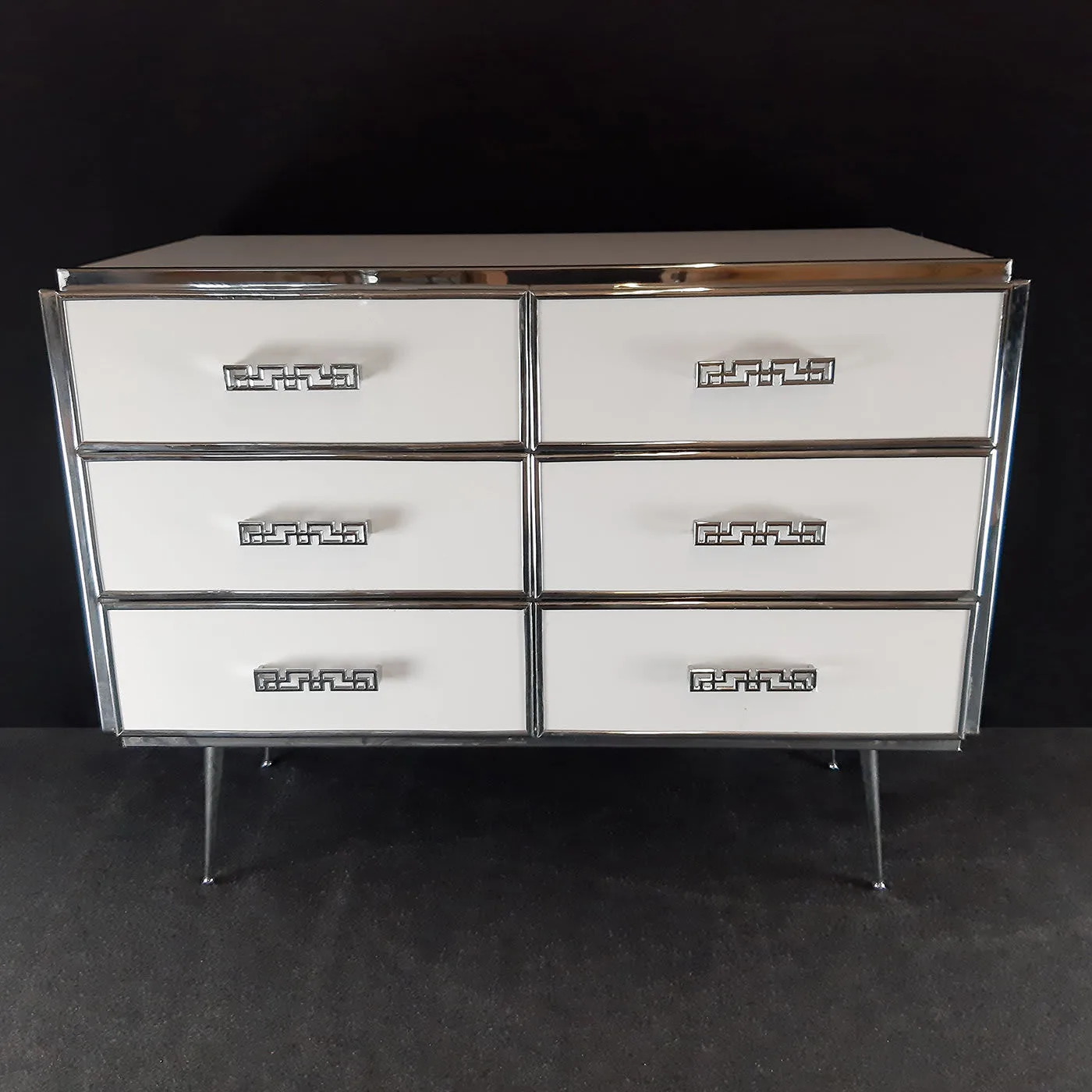 PLM-0088 White Dresser