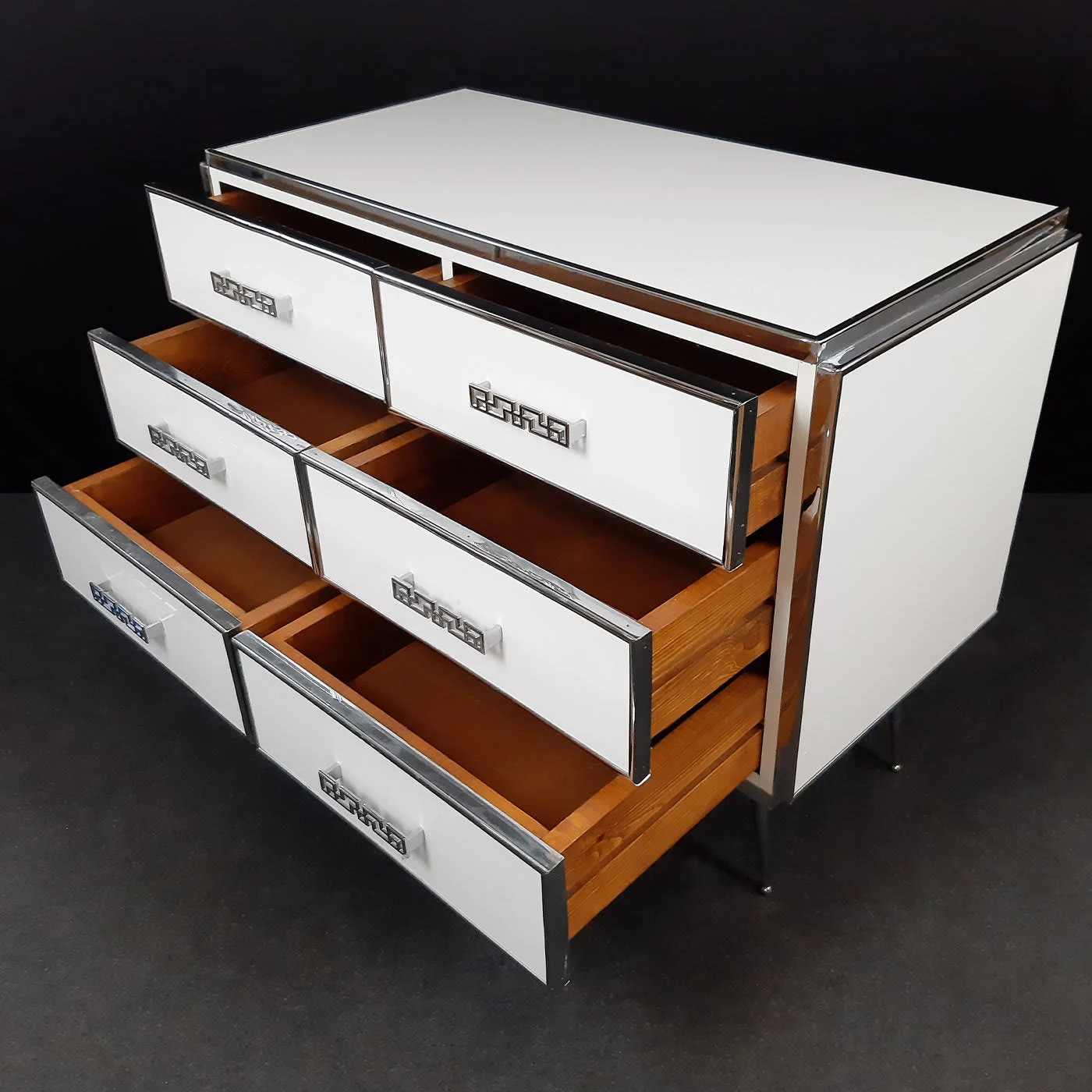 PLM-0088 White Dresser