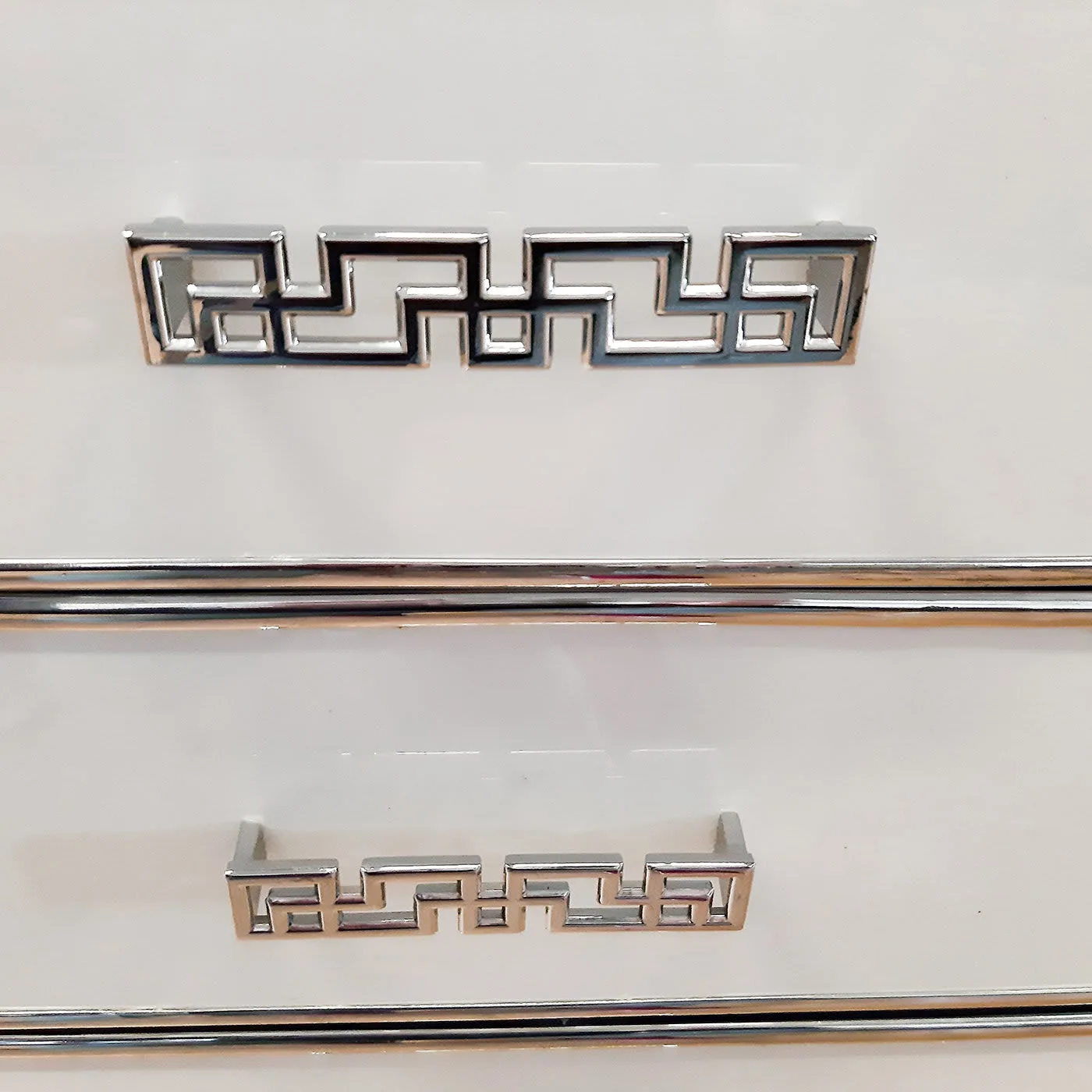 PLM-0088 White Dresser