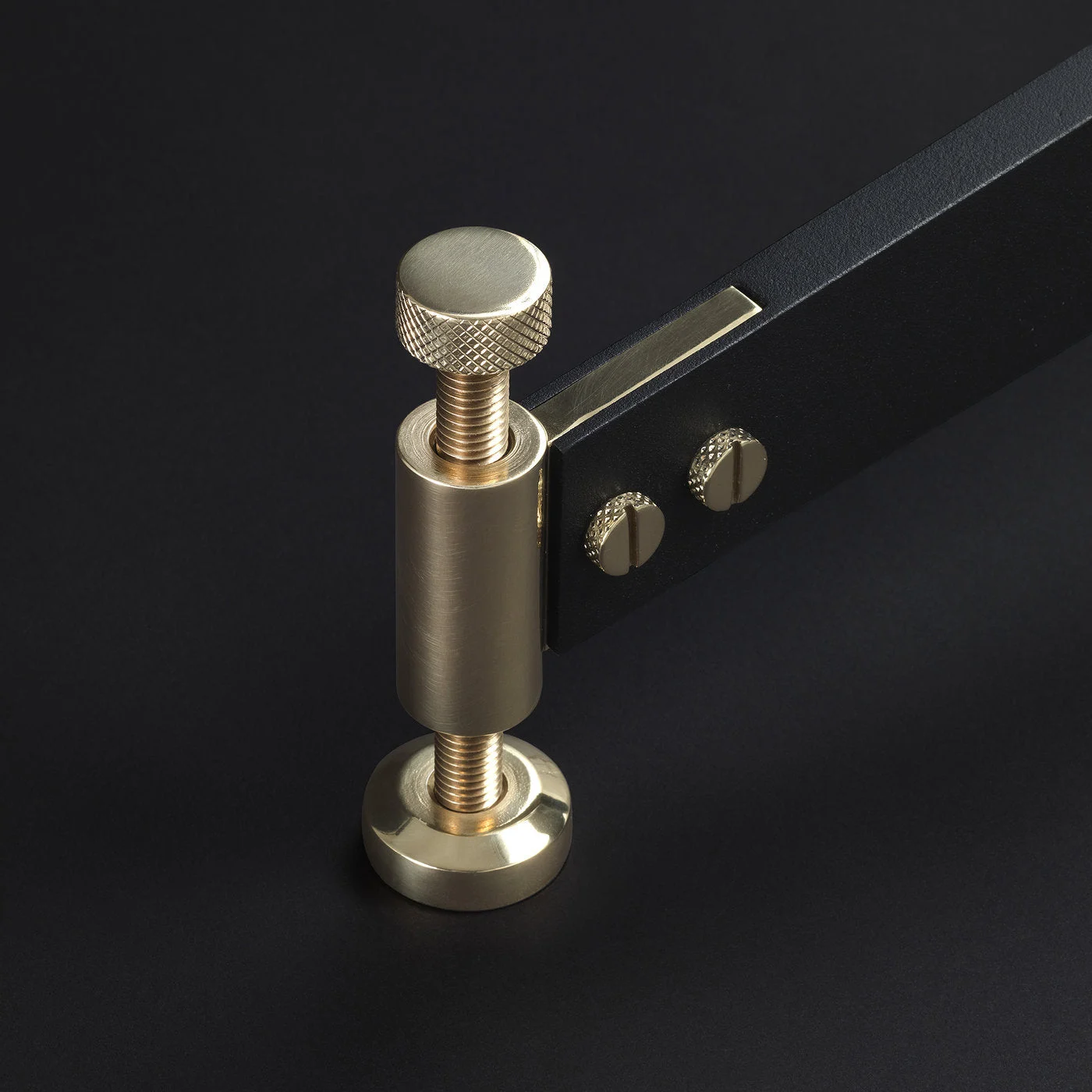 Piedi Regolabili Table By Ignazio Gardella