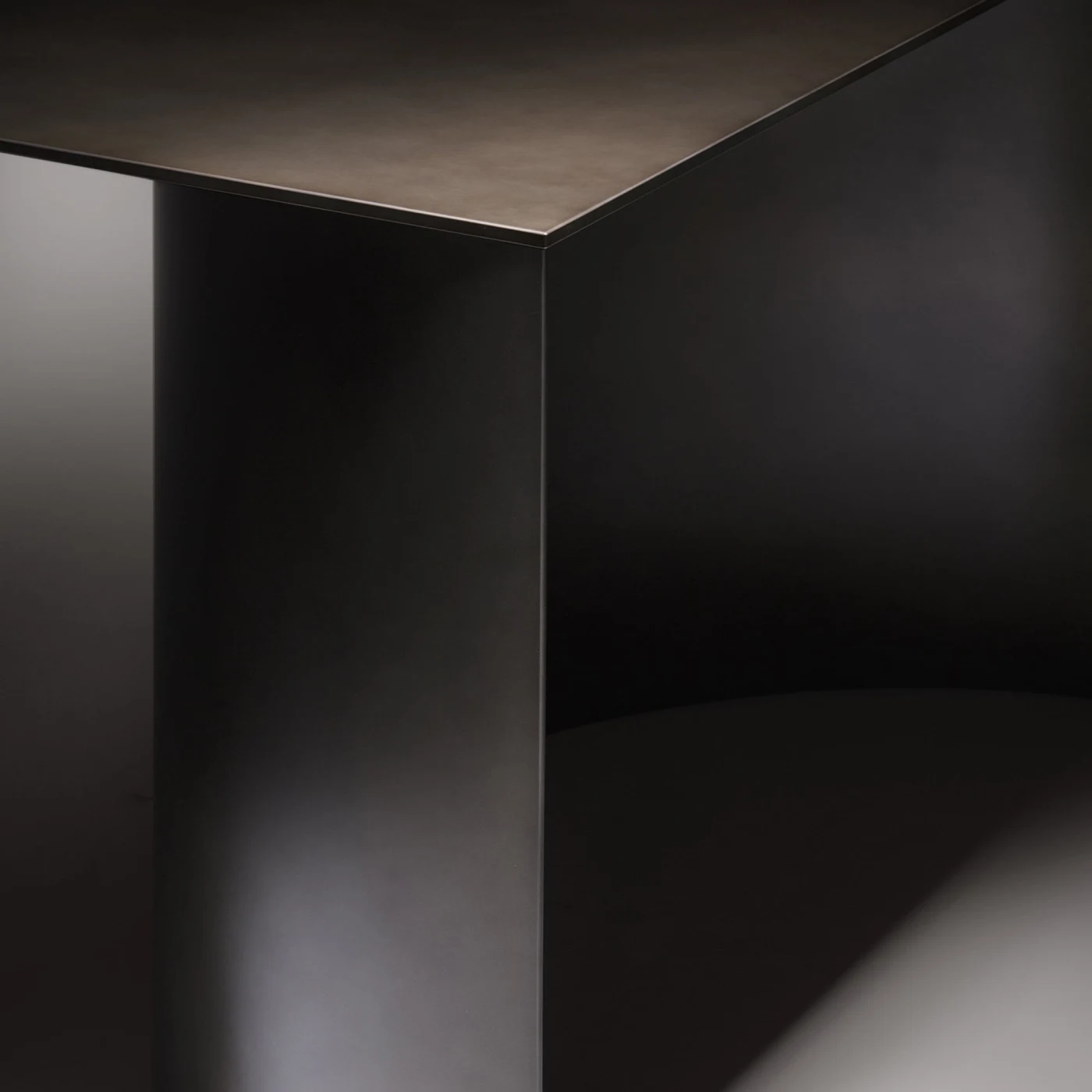 Plateaux Of Mirror Dining Table