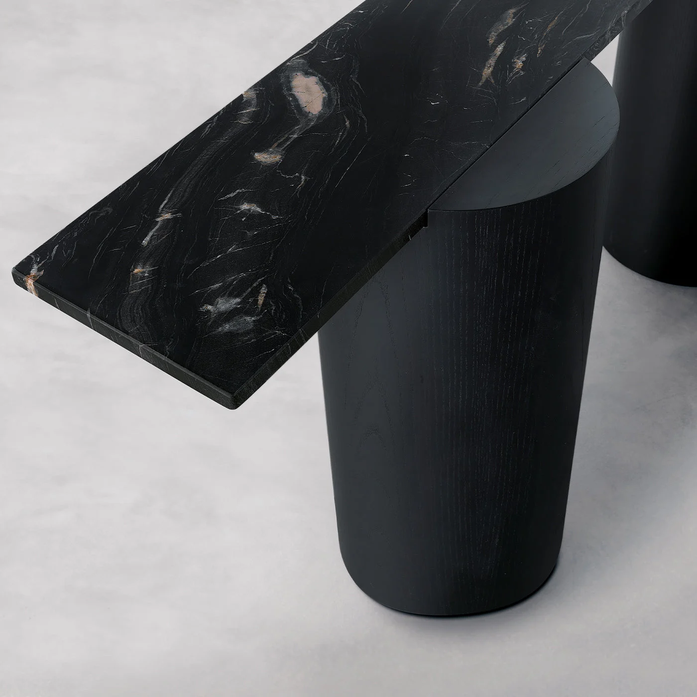 Plinto Black With Belvedere Marble Top Console