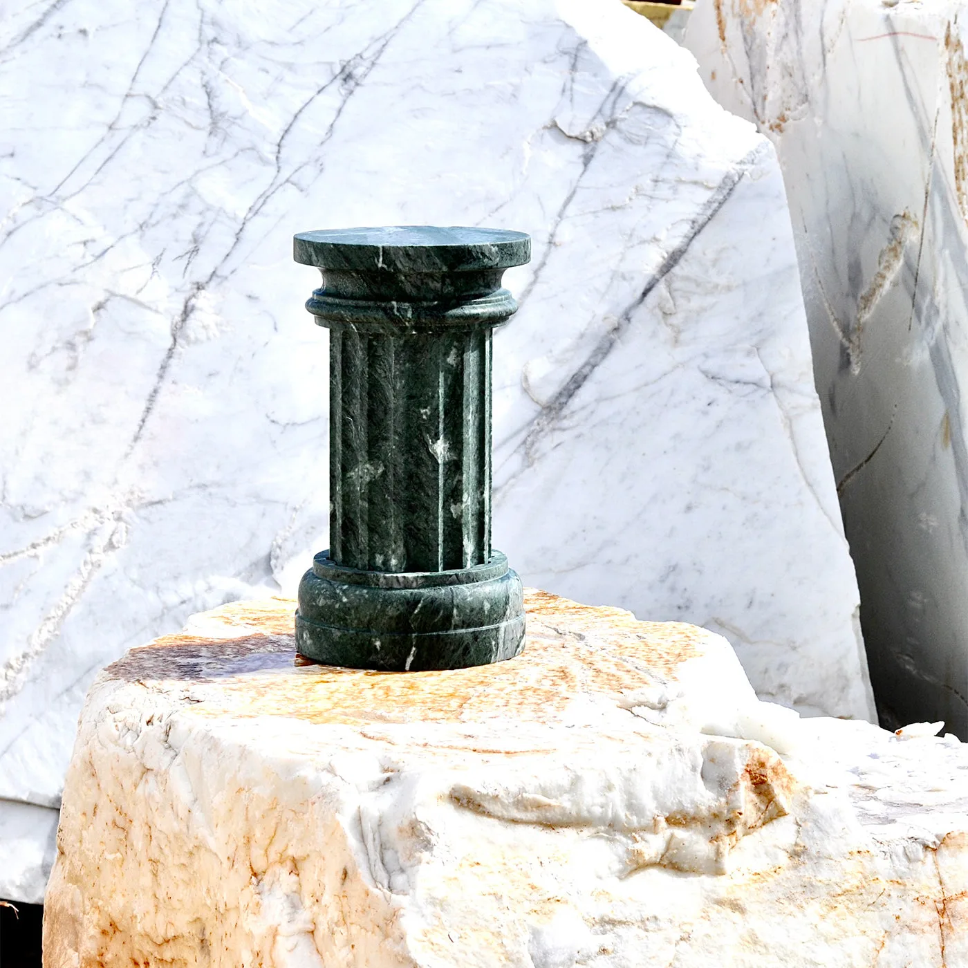 Por Tan Te Satin Green Guatemala Marble Vase
