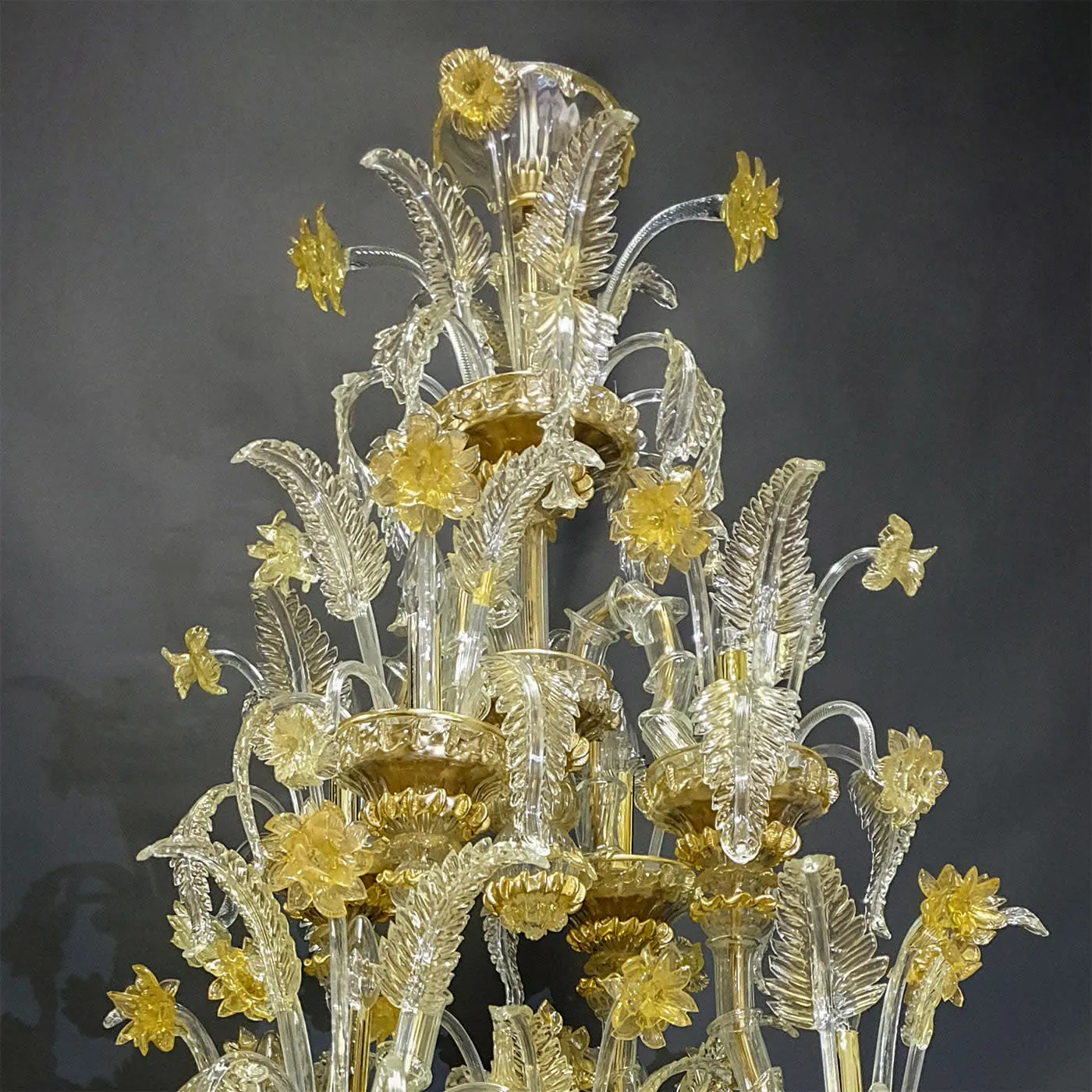 Rezzonico-style Gold and Crystal Chandelier 3