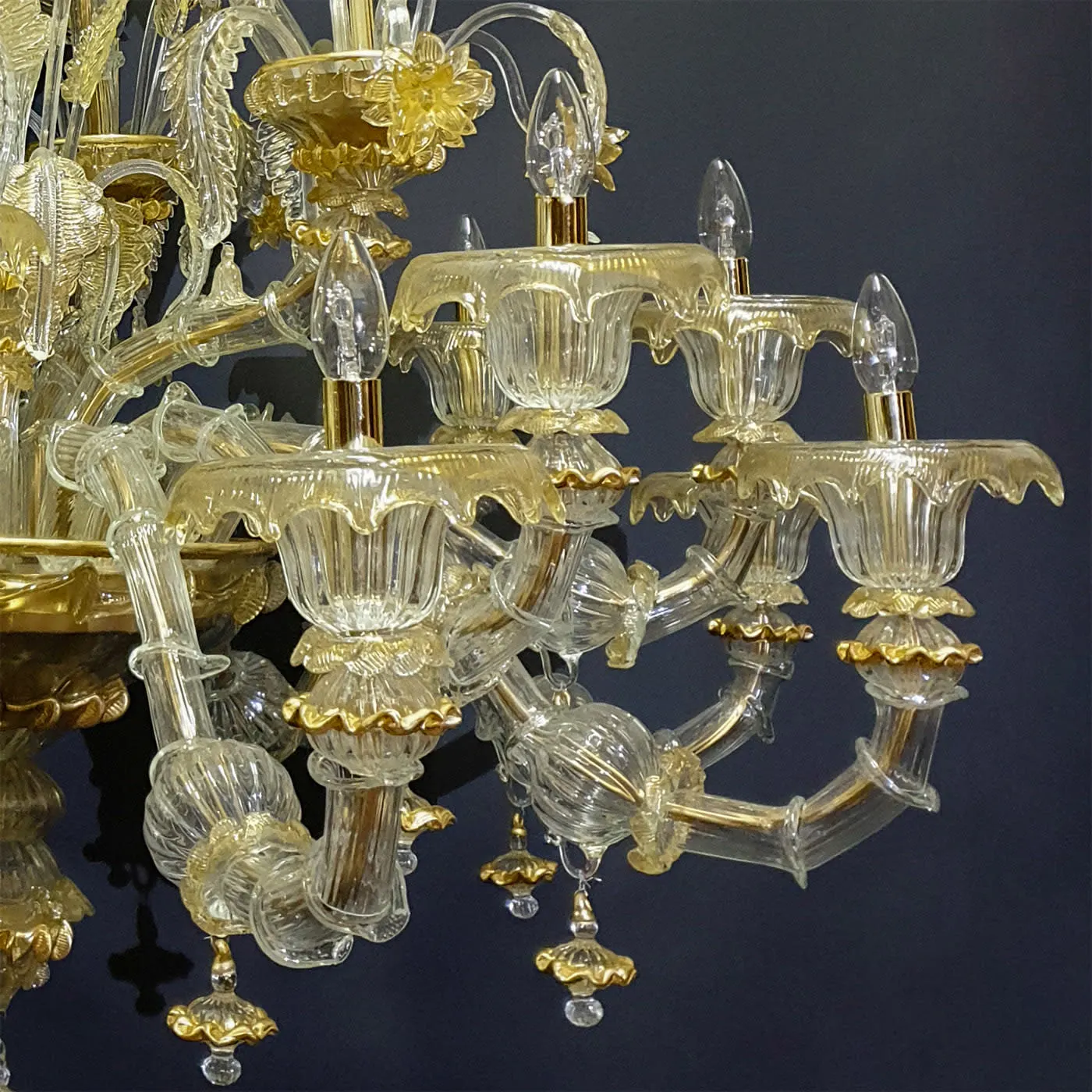Rezzonico-style Gold and Crystal Chandelier 3
