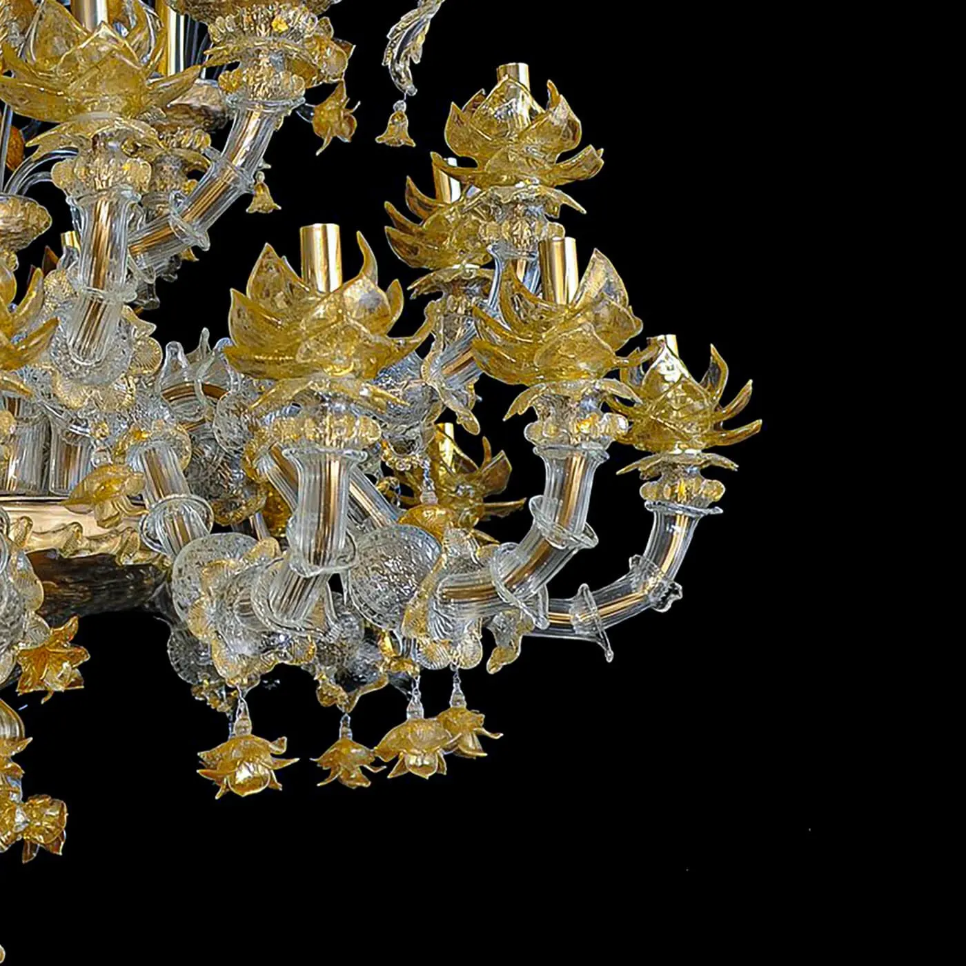 Rezzonico-style Gold and Crystal Chandelier 4