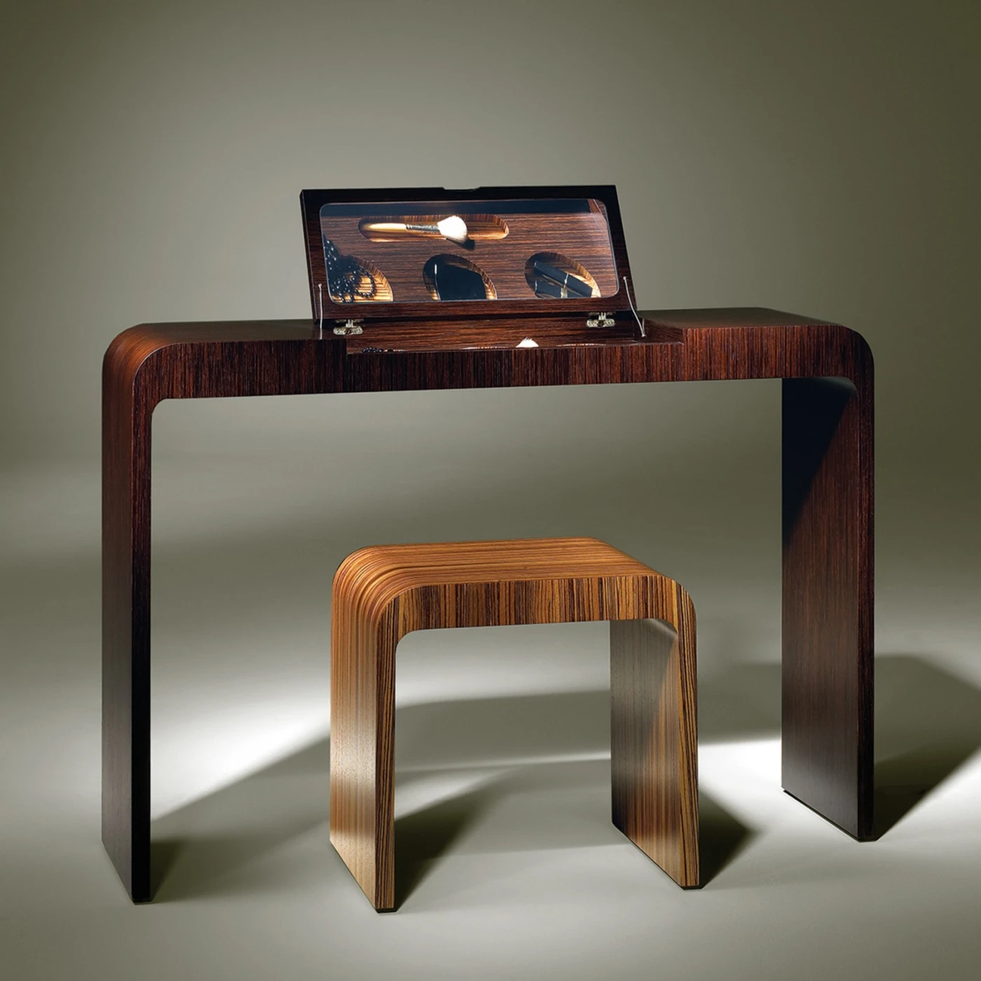 Rose Dressing Table With Flipflop Mirror