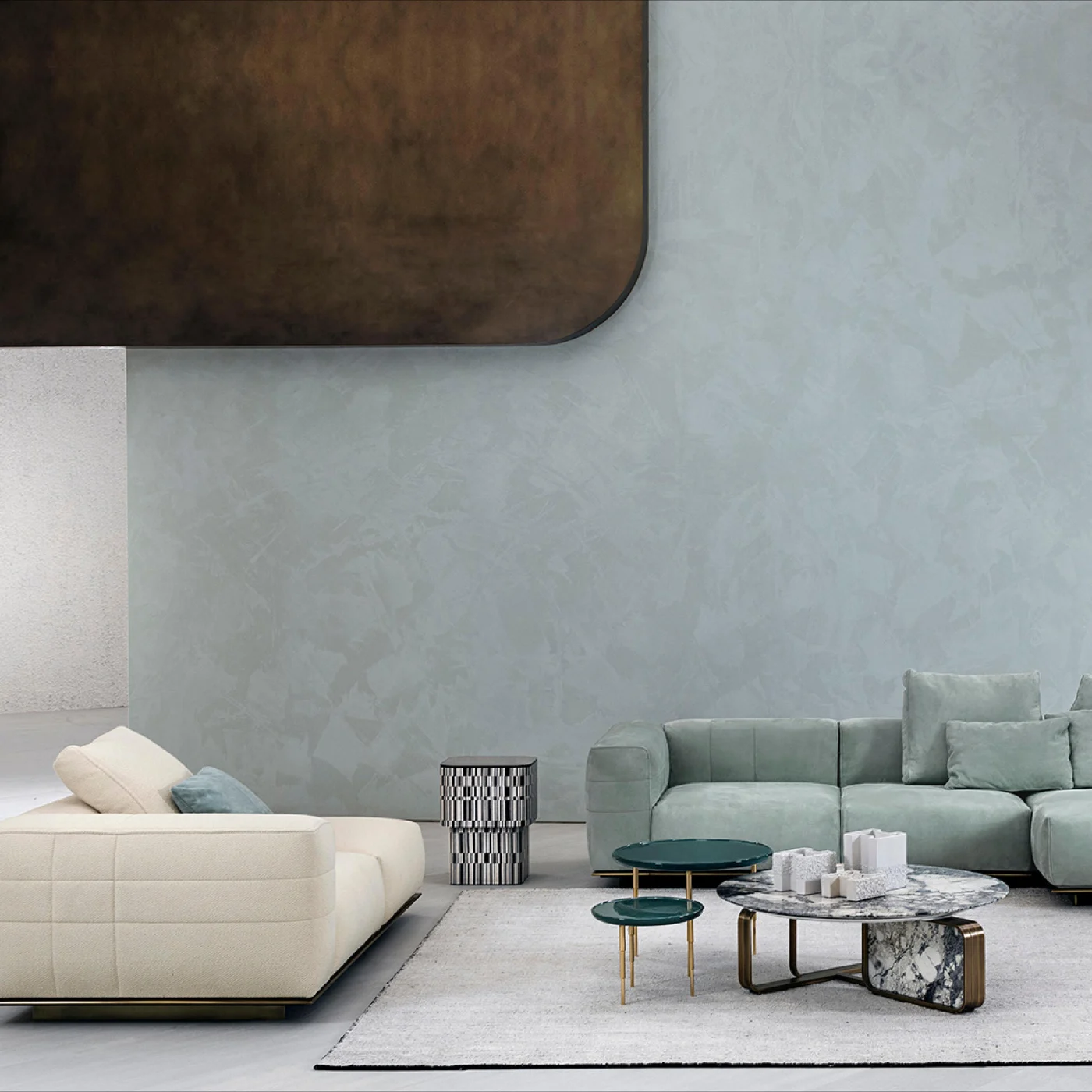 Round Heron Centre Table