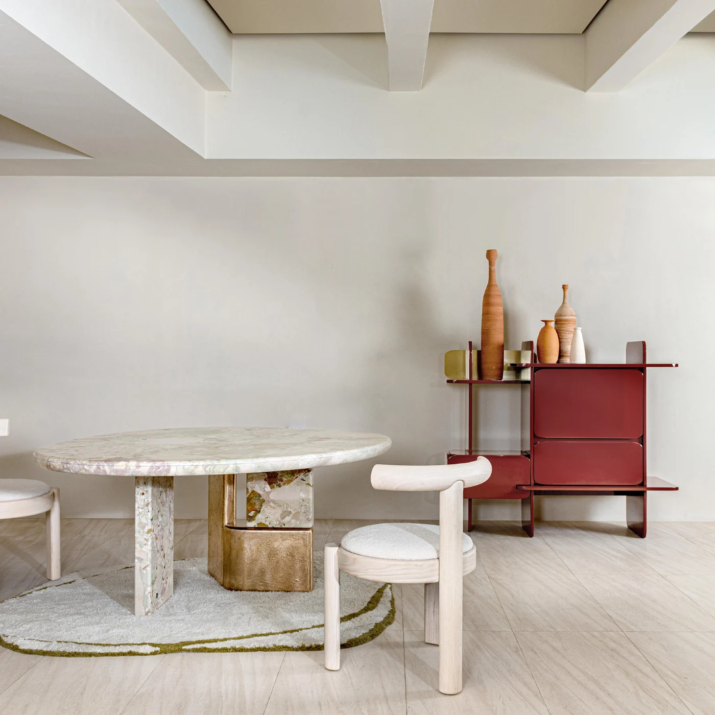 Round Ovoo Dining Table