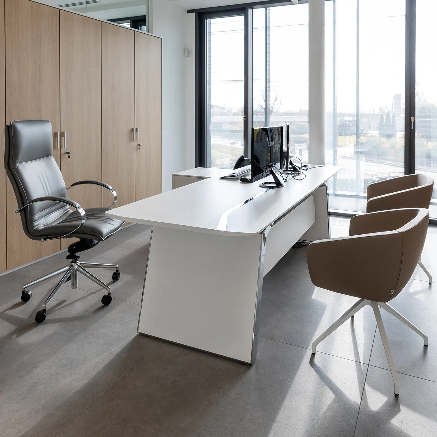 Sabal A Black Leather Office Chair