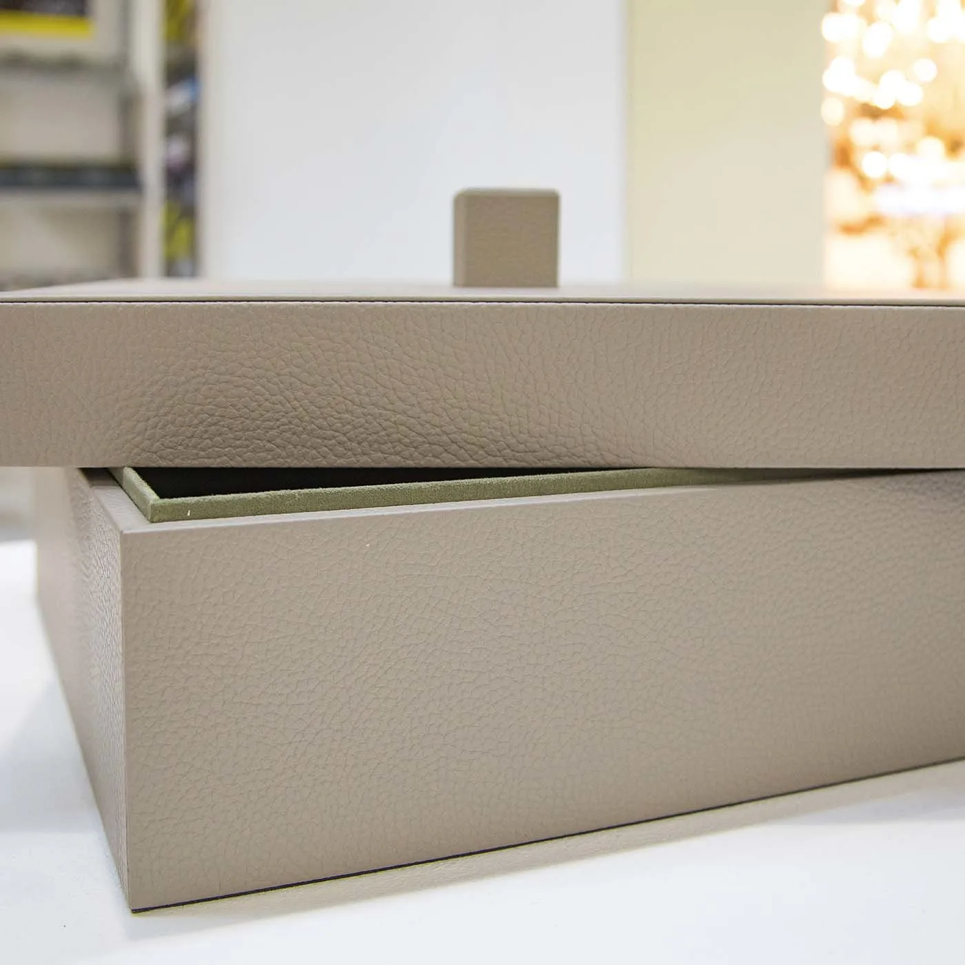 Scuretto Leather Box In Sand