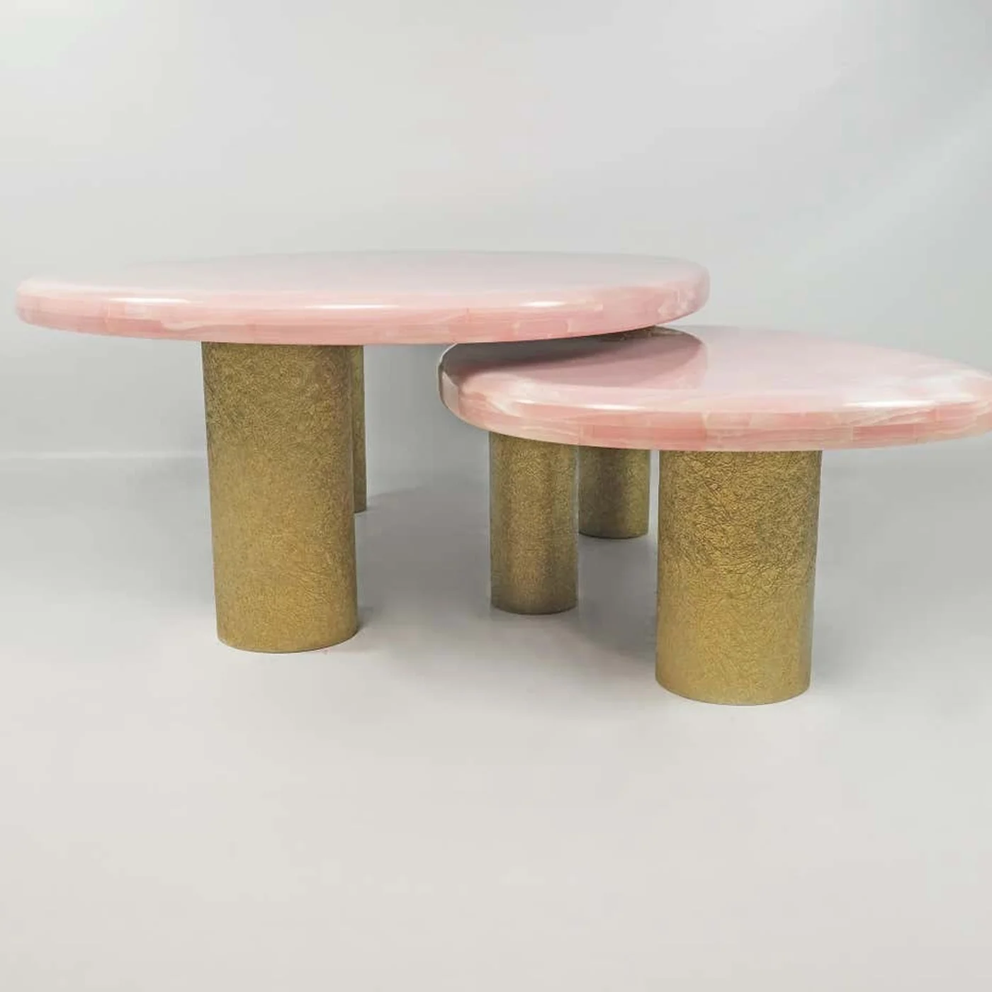Set of 2 Organic Coffee Tables In Pink Onyx