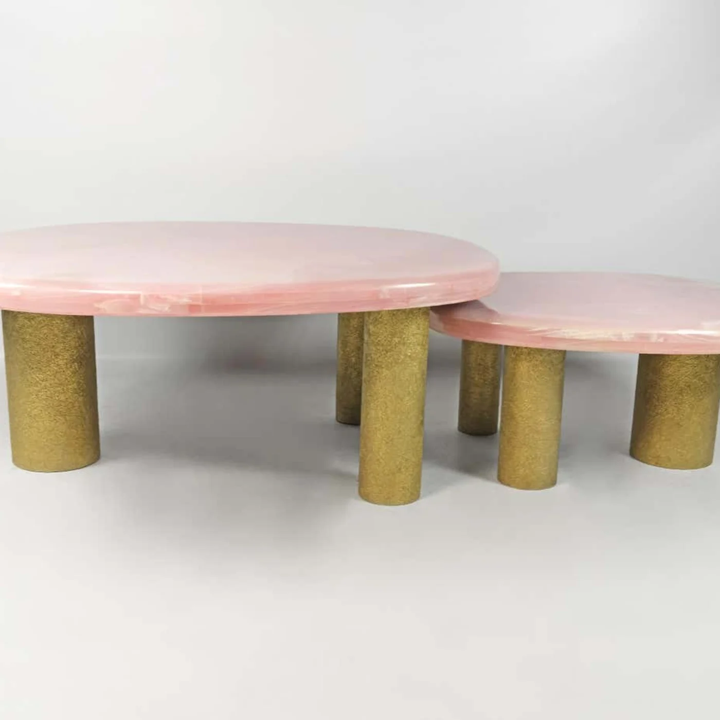 Set of 2 Organic Coffee Tables In Pink Onyx