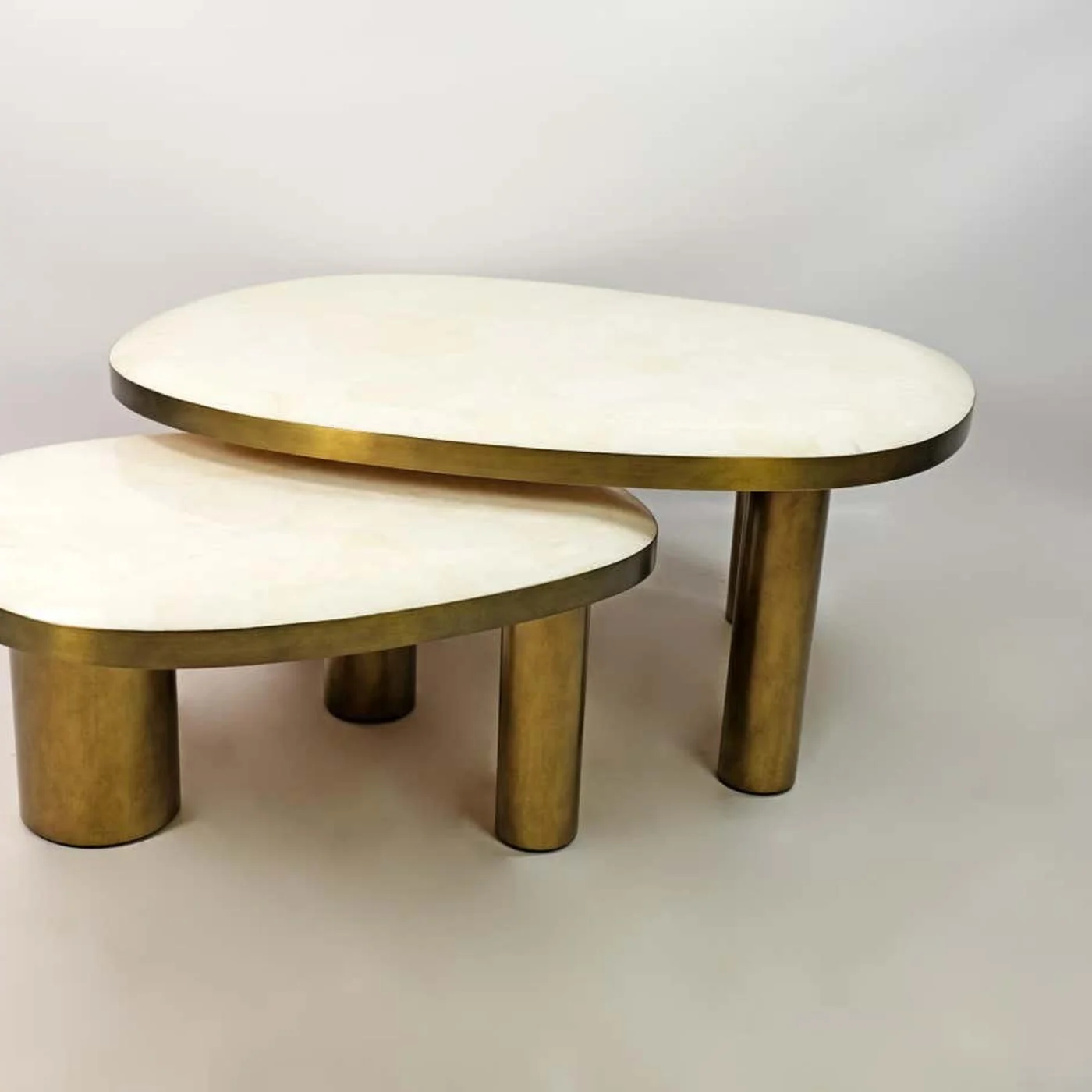 Set of 2 Organic Coffee Tables In Rock Crystal & Brass