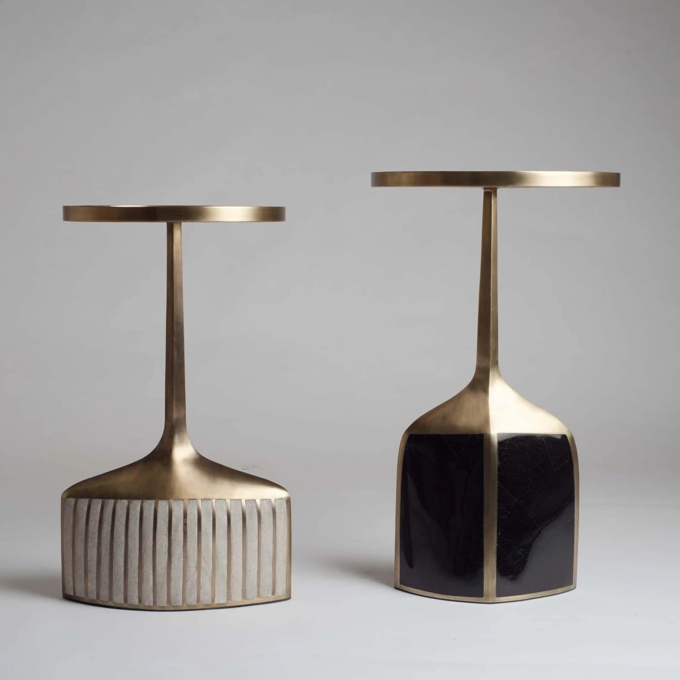 Set of 2 Pedestal Tables in Shagreen Shell & Brass