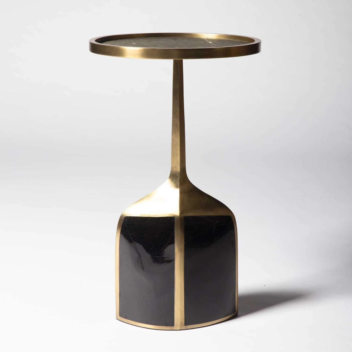 Set of 2 Pedestal Tables in Shagreen Shell & Brass