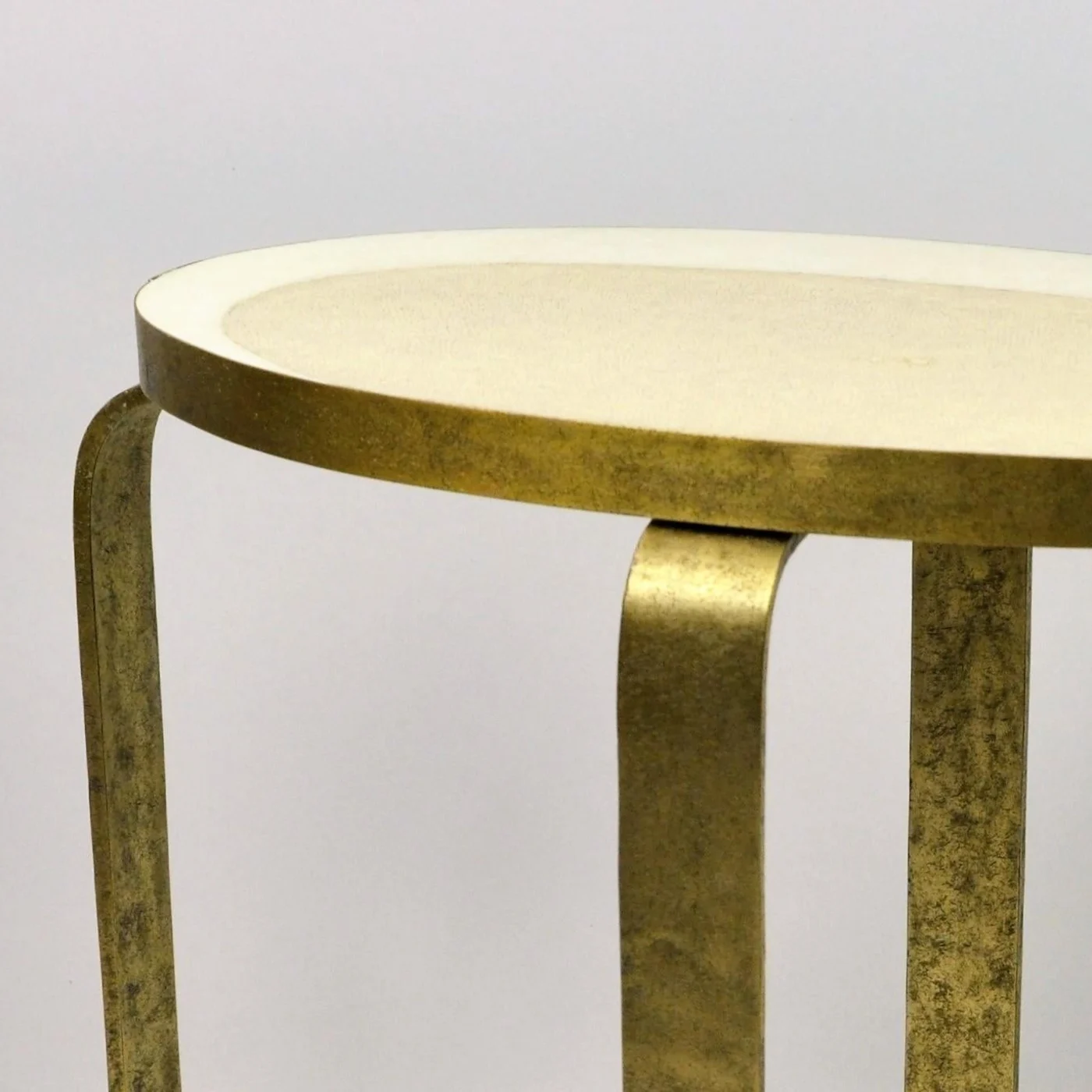 Side Table Eliptus In Shagreen And Textured Brass