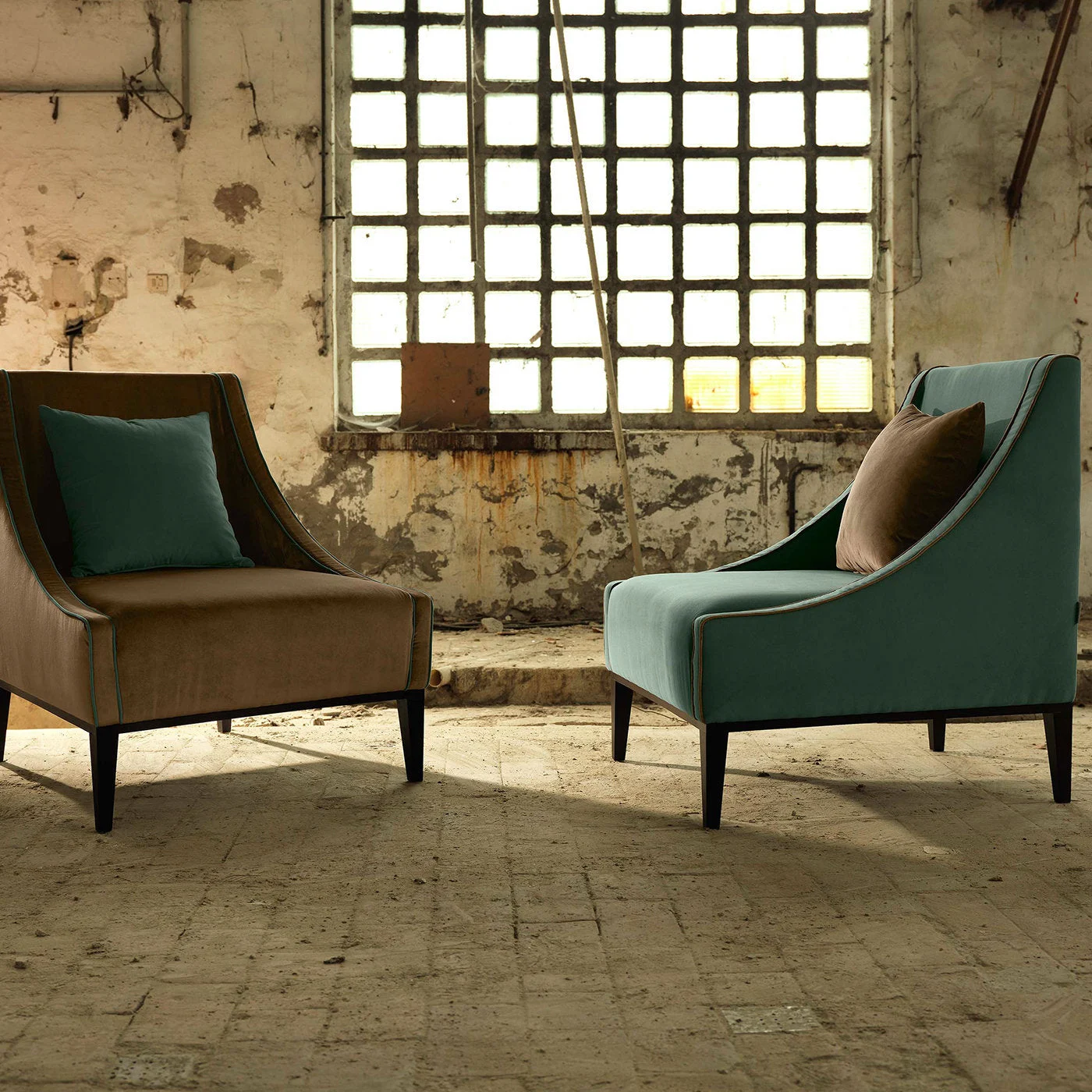 Sikka P61 Taupe Armchair