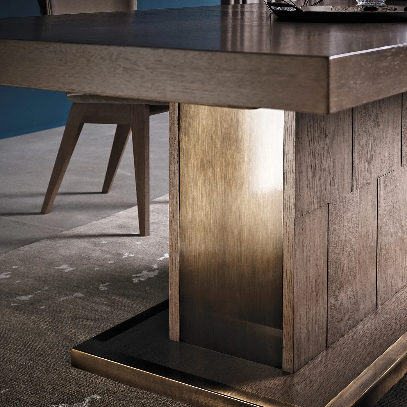 Slash Extendable Brown Durmast Wood Table