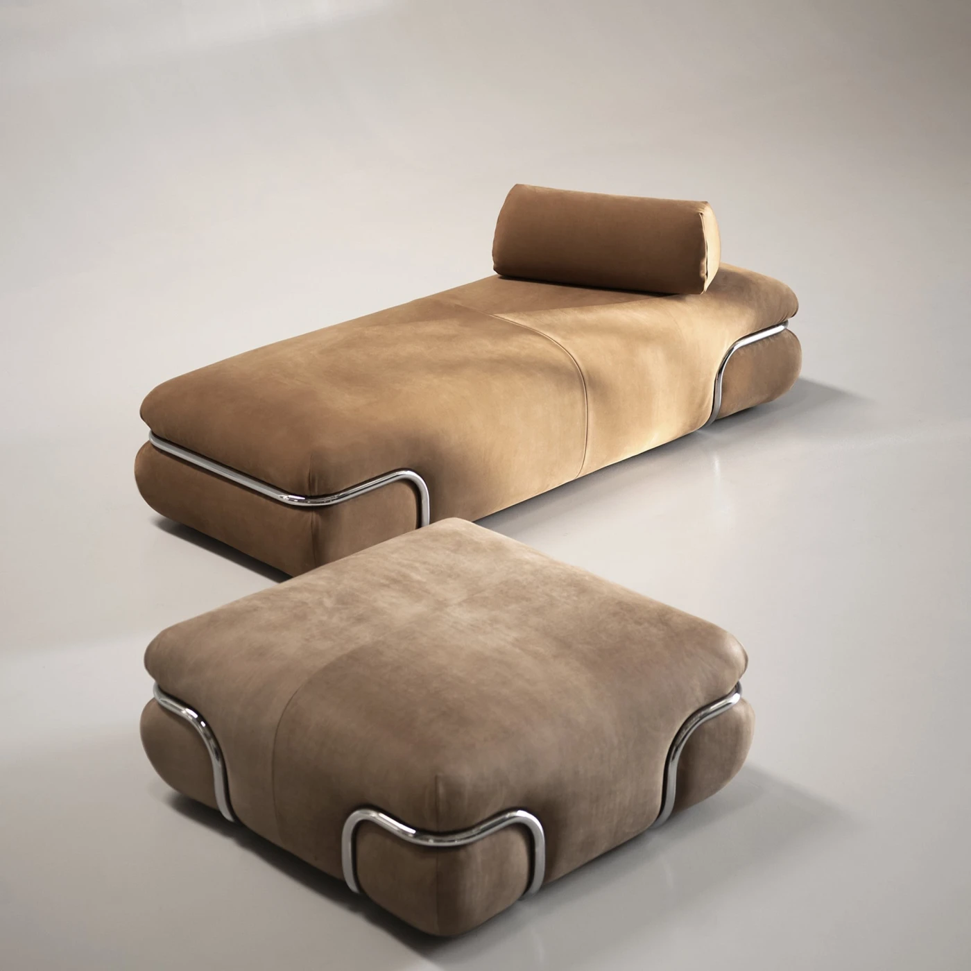 So Soft Kashmir Cuir Daybed By Studiopepe