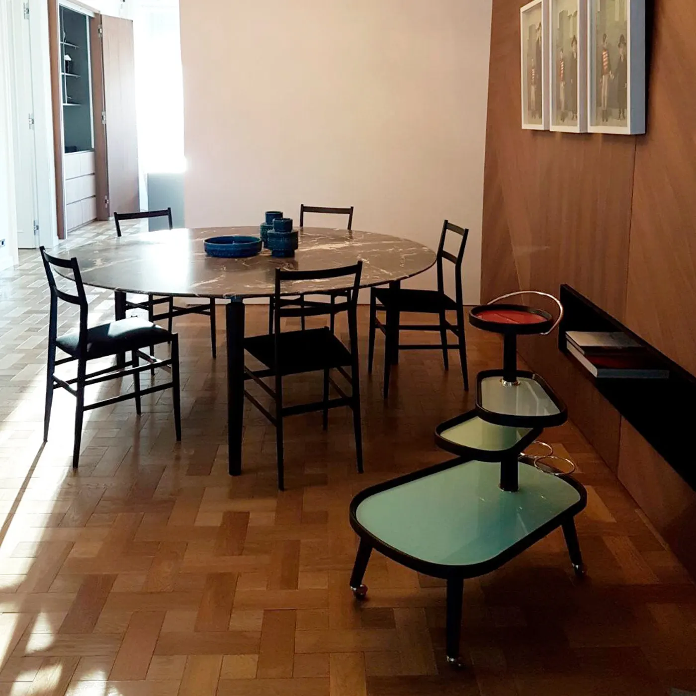 Sushi Bar Car in Black