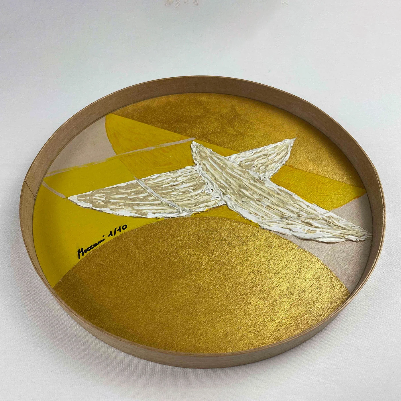 T3 Round Golden Tray by Meccani Studio