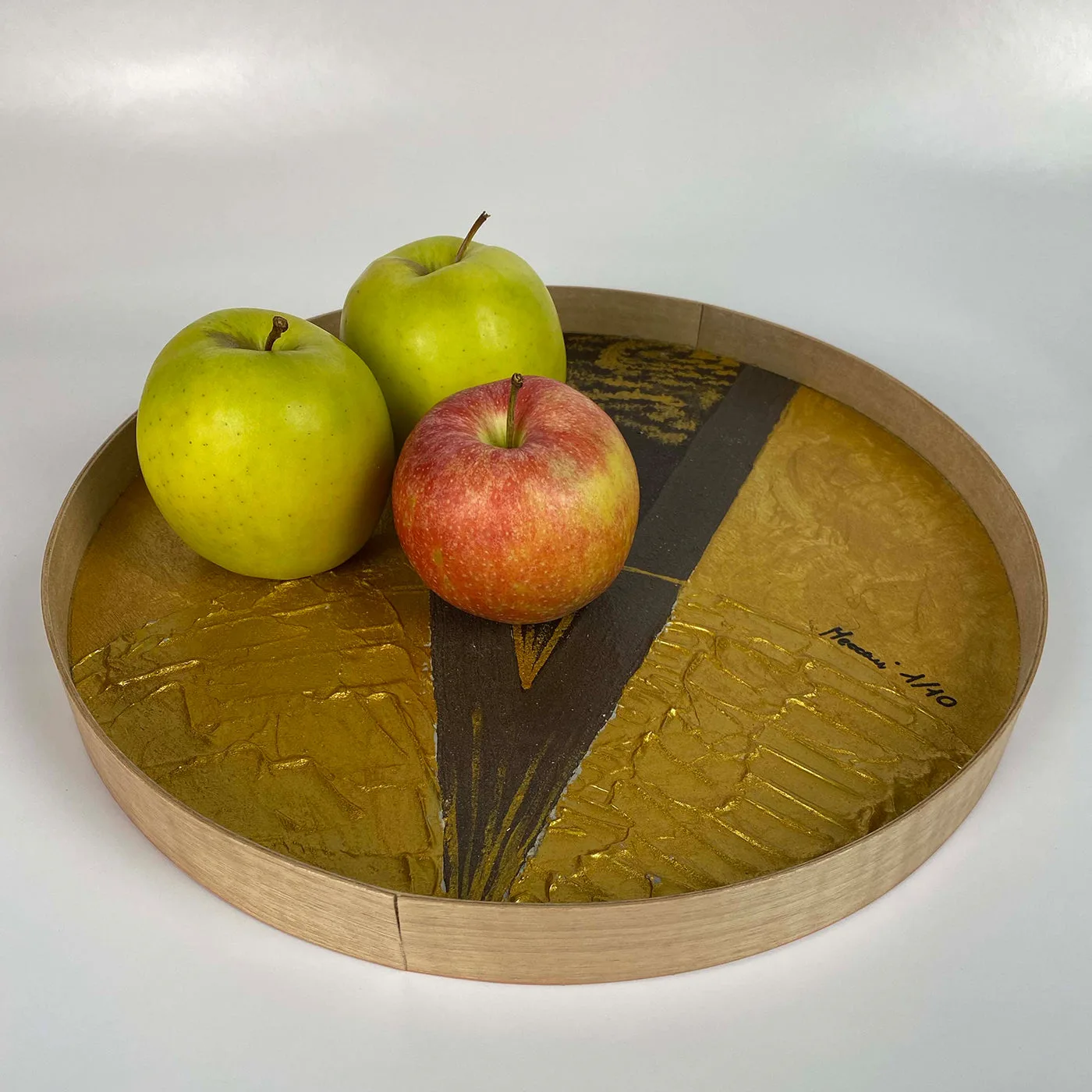 T6 Round Golden Tray by Meccani Studio