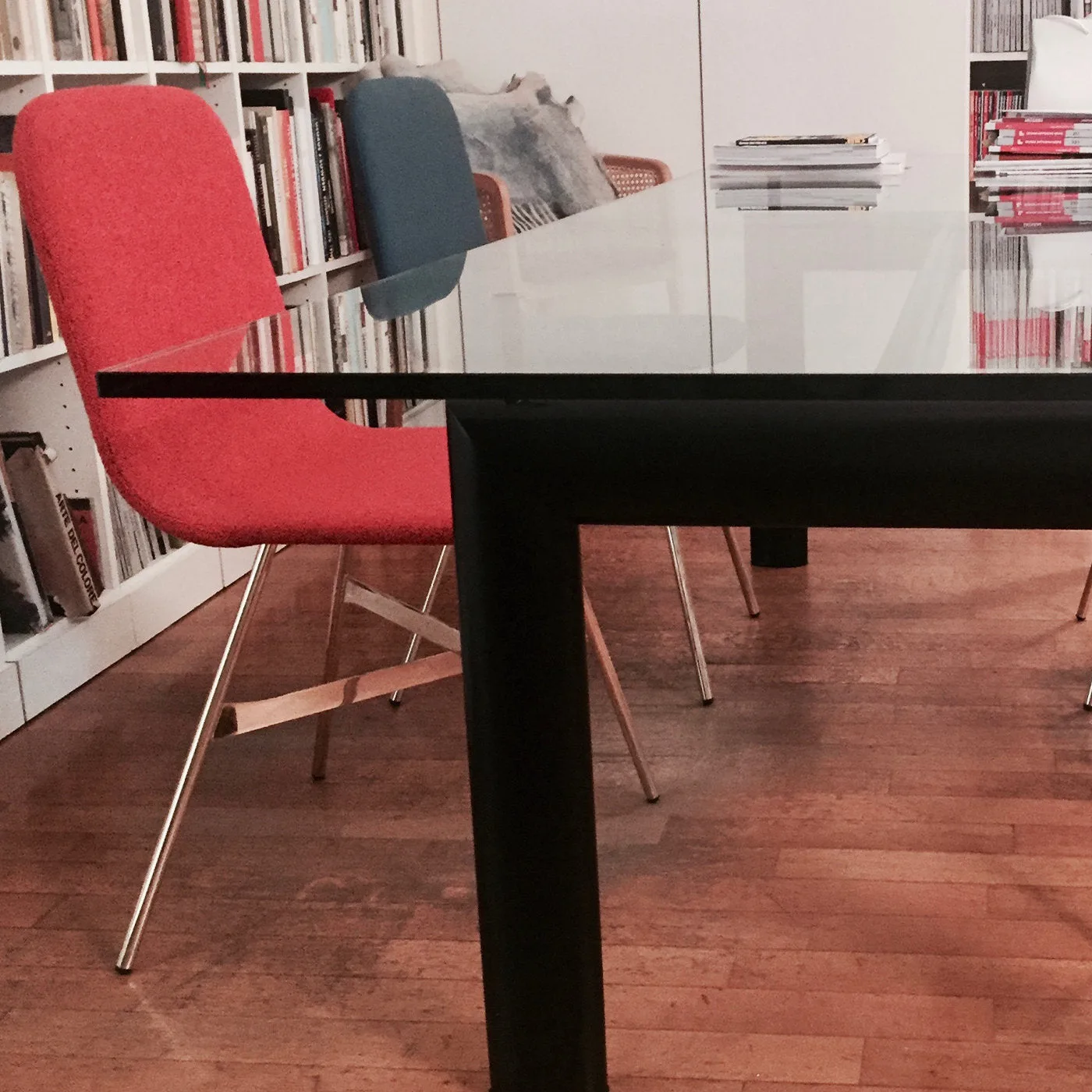 Tria Simple Gold Chili Red Wood Chair