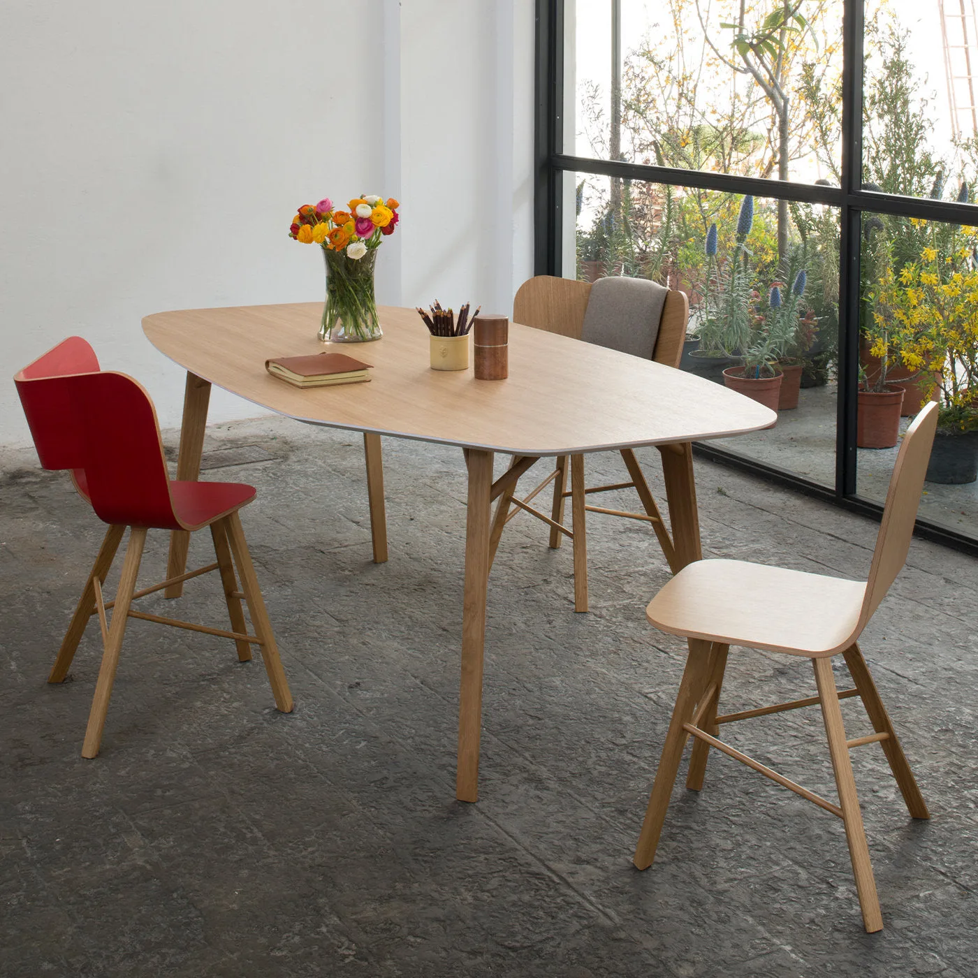 Tria Simple Oak Wood Solid Back Chair