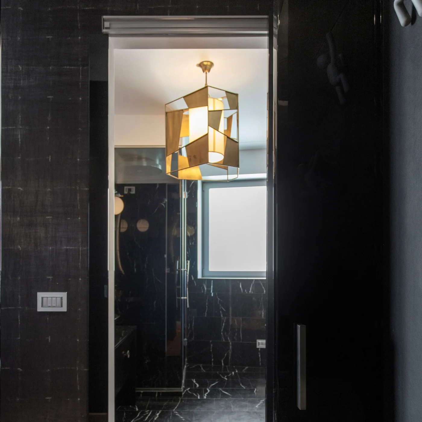 Urban Crackle Brass Lantern Chandelier